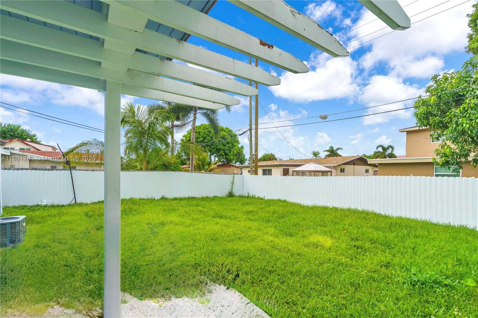 Small Image of 350 NORTH WEST 206TH TER, Miami Gardens Number 19