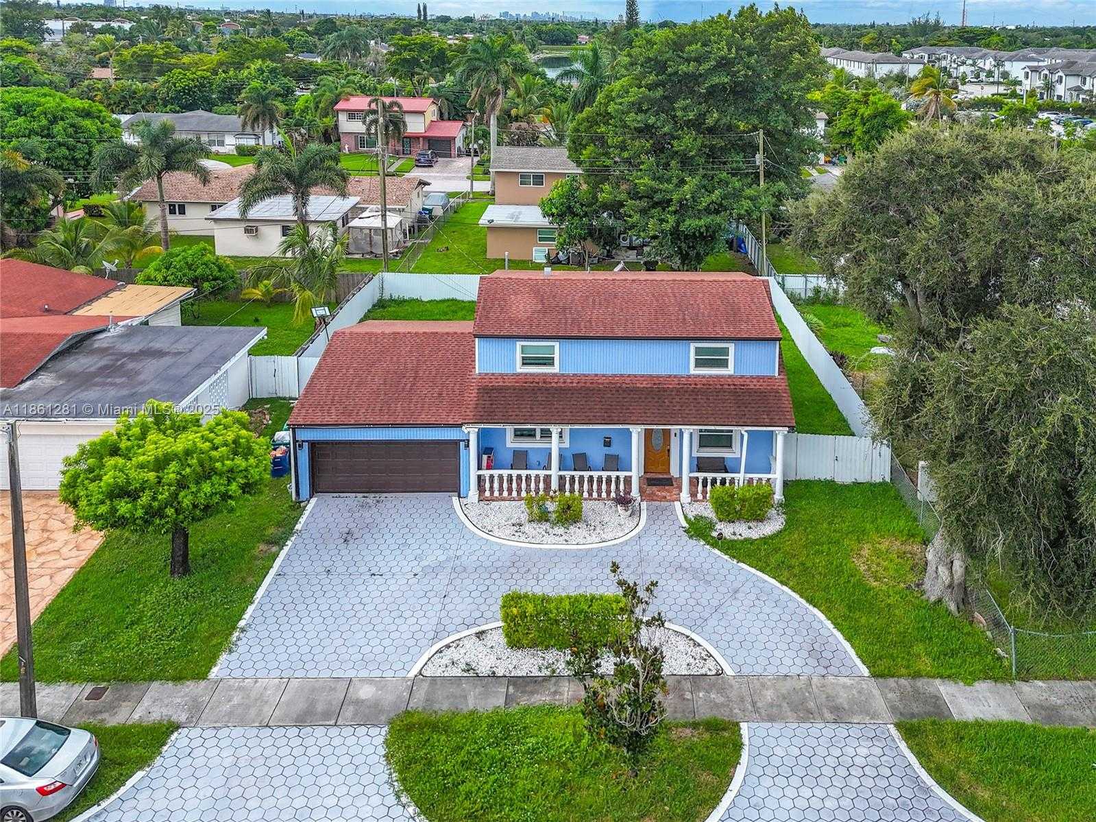 Small Image of 350 NORTH WEST 206TH TER, Miami Gardens Number 3