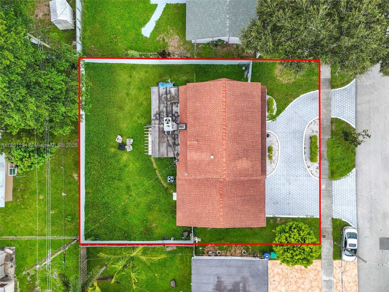 Small Image of 350 NORTH WEST 206TH TER, Miami Gardens Number 4