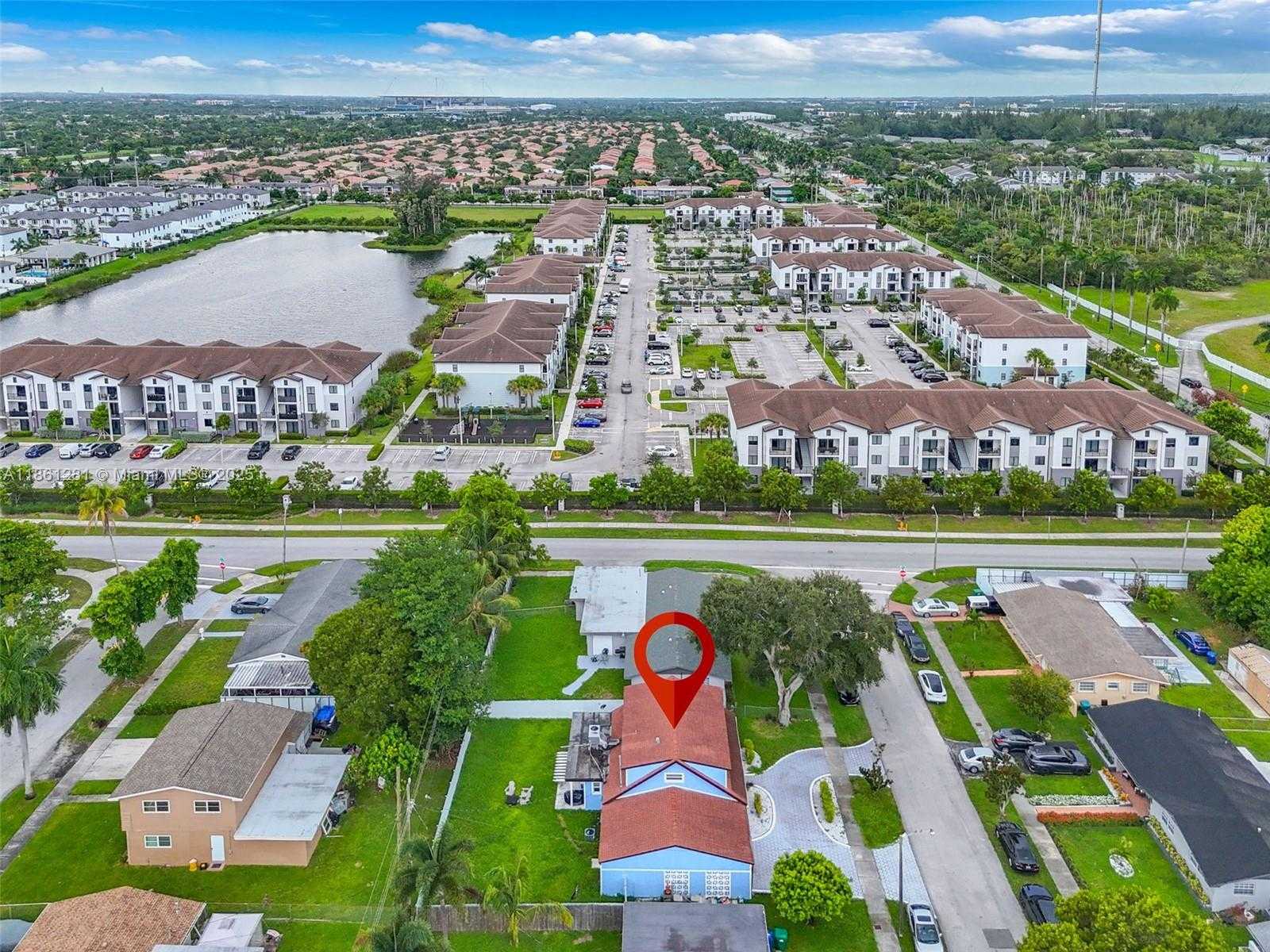 Small Image of 350 NORTH WEST 206TH TER, Miami Gardens Number 5
