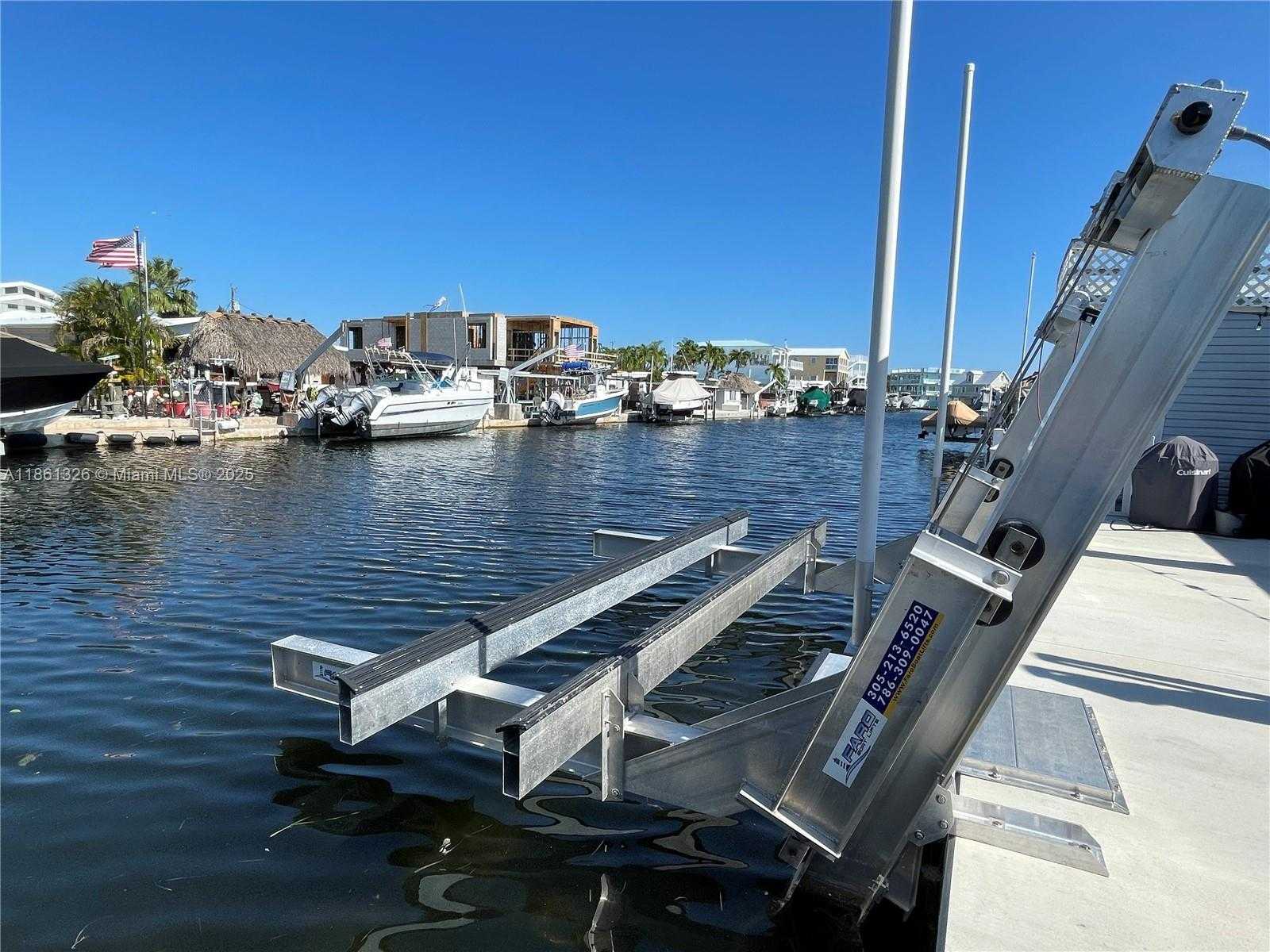 Small Image of 721 GARDEN STATE LN, Key Largo Number 9