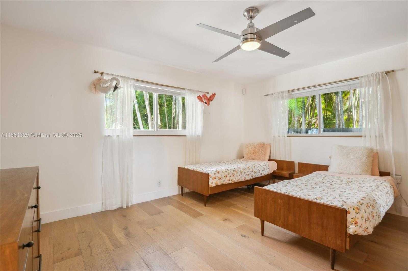 Small Image of 12790 GRIFFING BLVD, North Miami Number 16