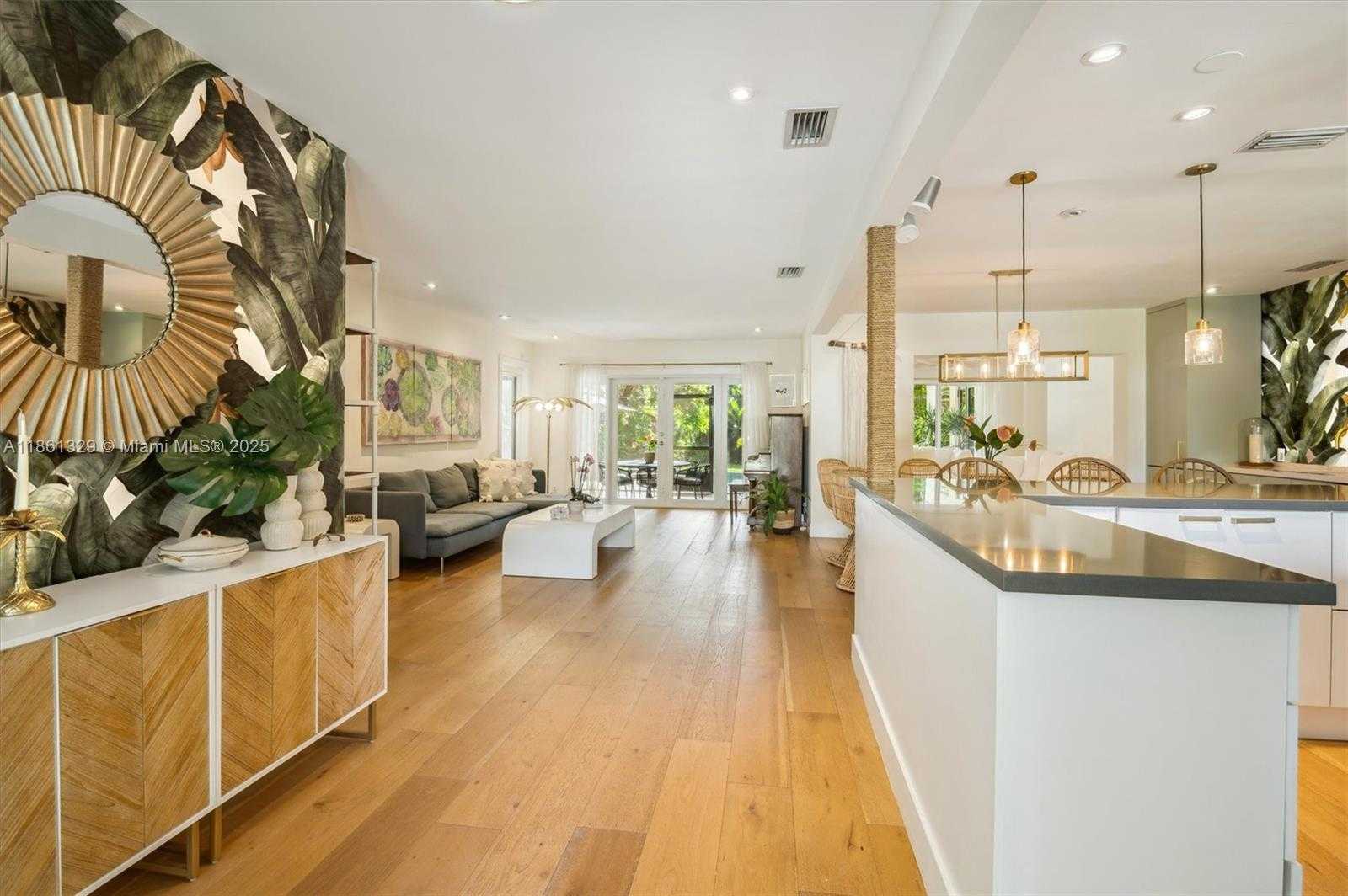Small Image of 12790 GRIFFING BLVD, North Miami Number 2