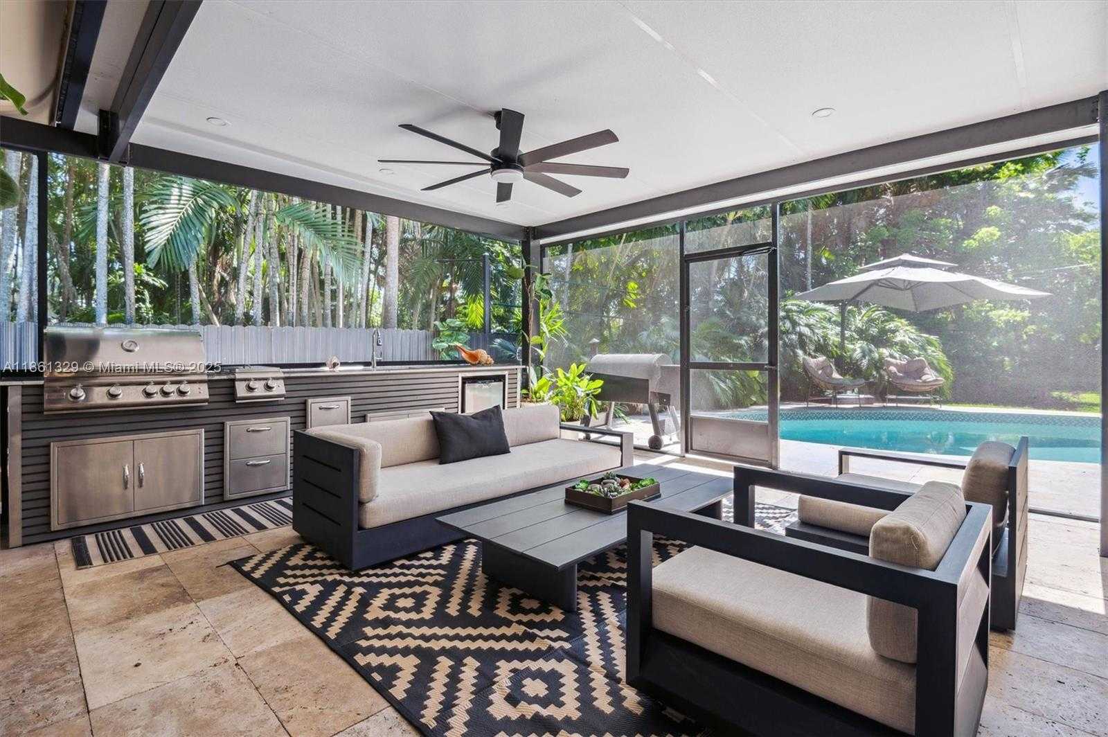 Small Image of 12790 GRIFFING BLVD, North Miami Number 24