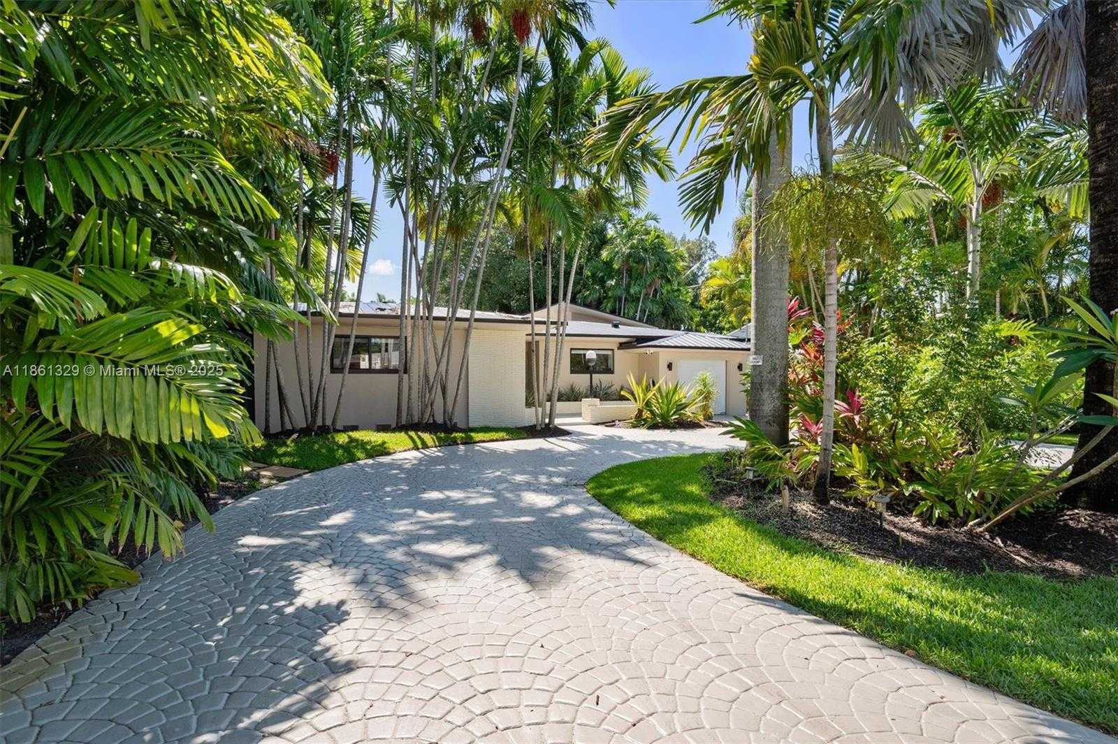 Small Image of 12790 GRIFFING BLVD, North Miami Number 32