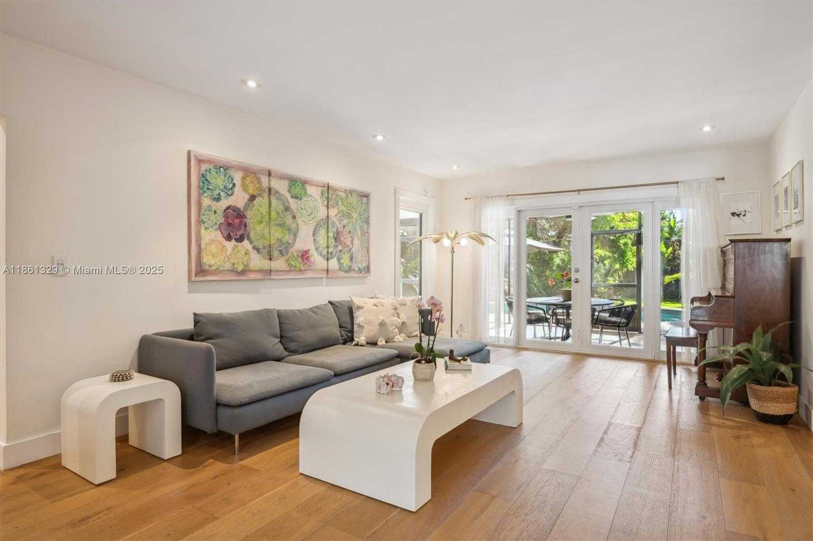 Small Image of 12790 GRIFFING BLVD, North Miami Number 4