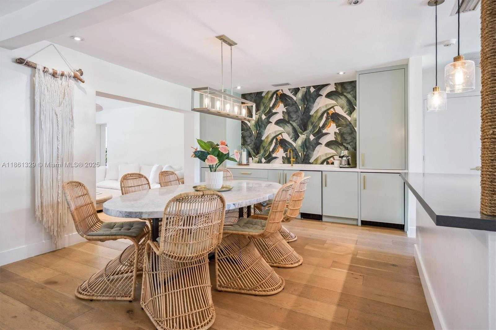 Small Image of 12790 GRIFFING BLVD, North Miami Number 7