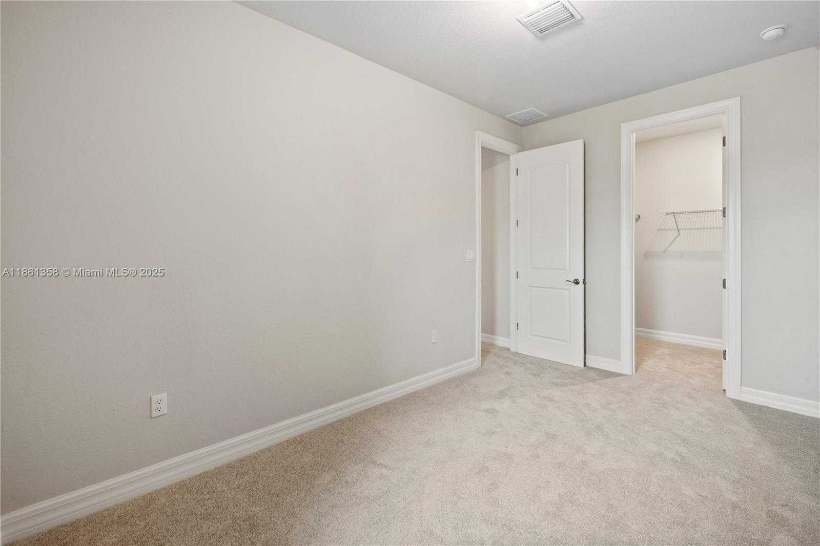 Small Image of 4488 EAST APPLETON CIR E, Oakland Park Number 11