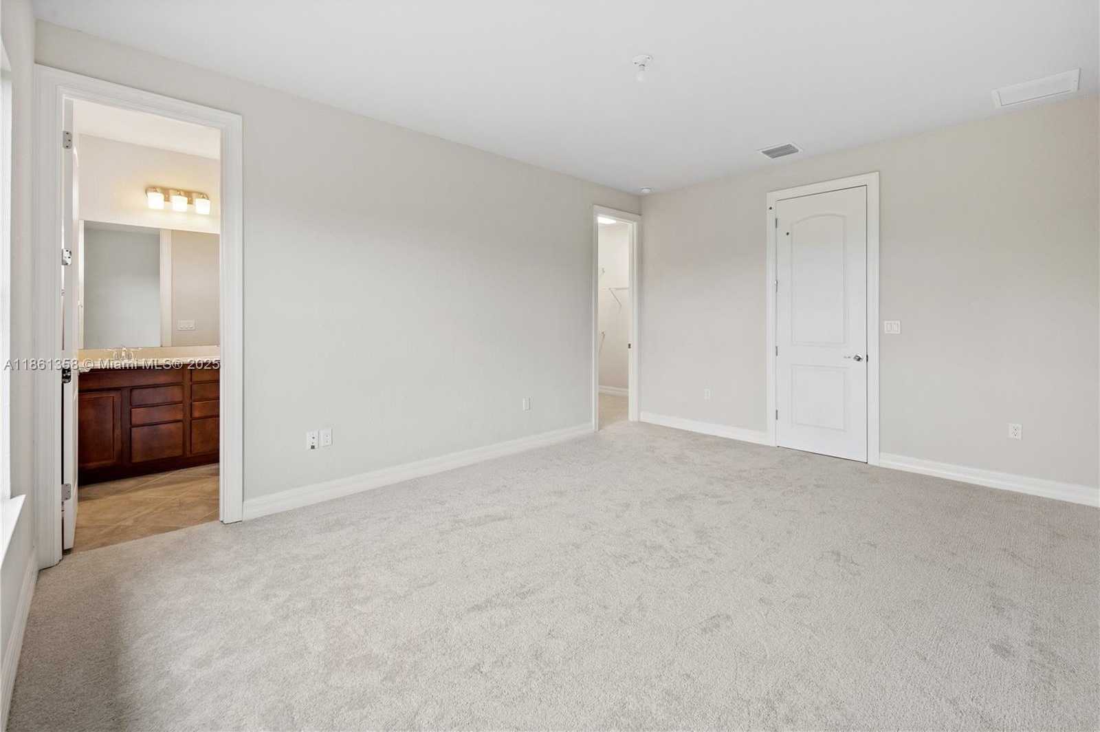 Small Image of 4488 EAST APPLETON CIR E, Oakland Park Number 16