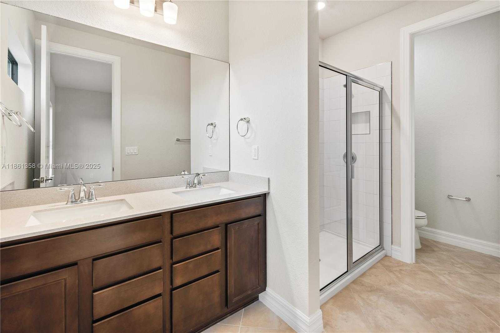 Small Image of 4488 EAST APPLETON CIR E, Oakland Park Number 17