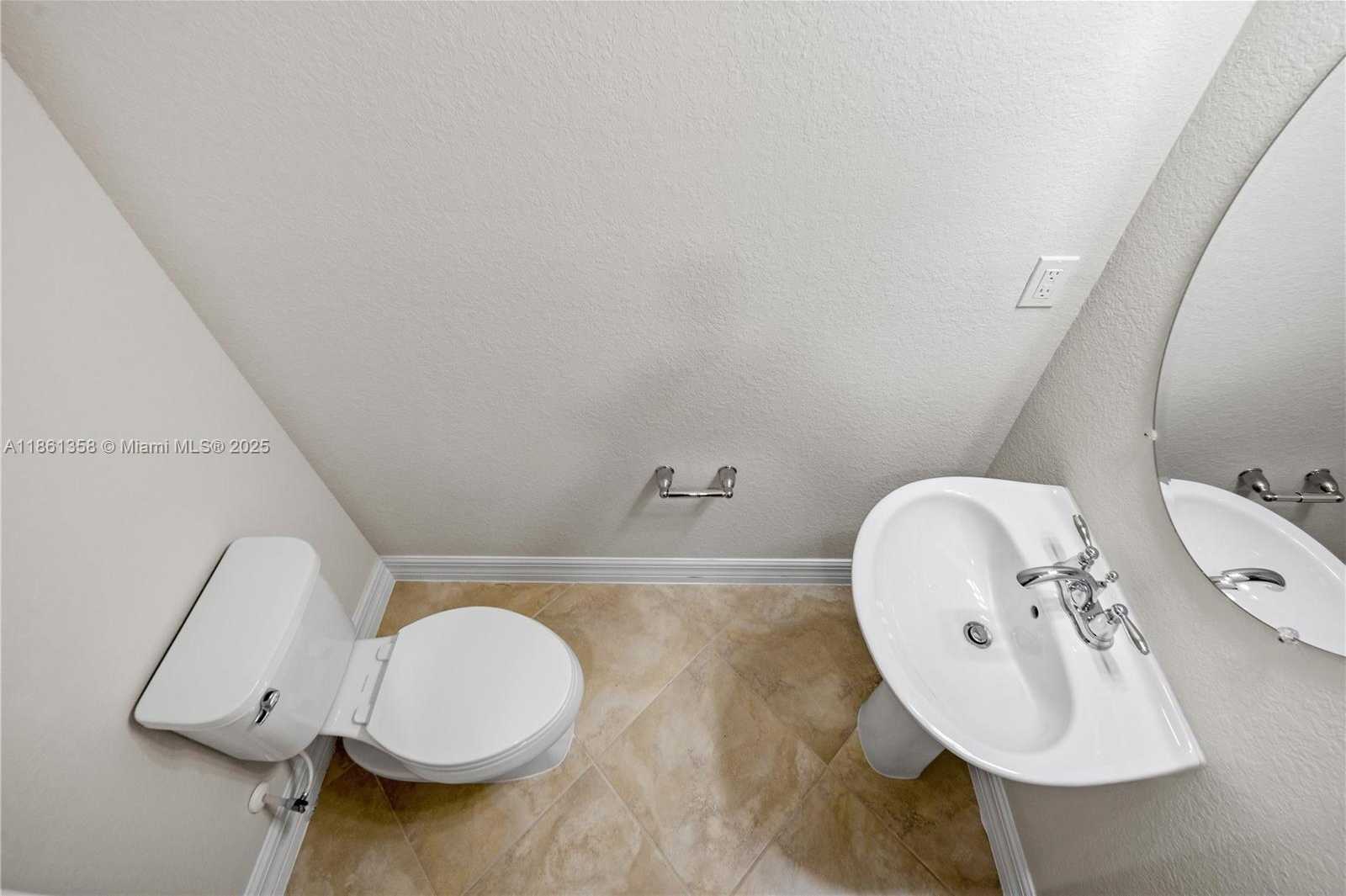 Small Image of 4488 EAST APPLETON CIR E, Oakland Park Number 6
