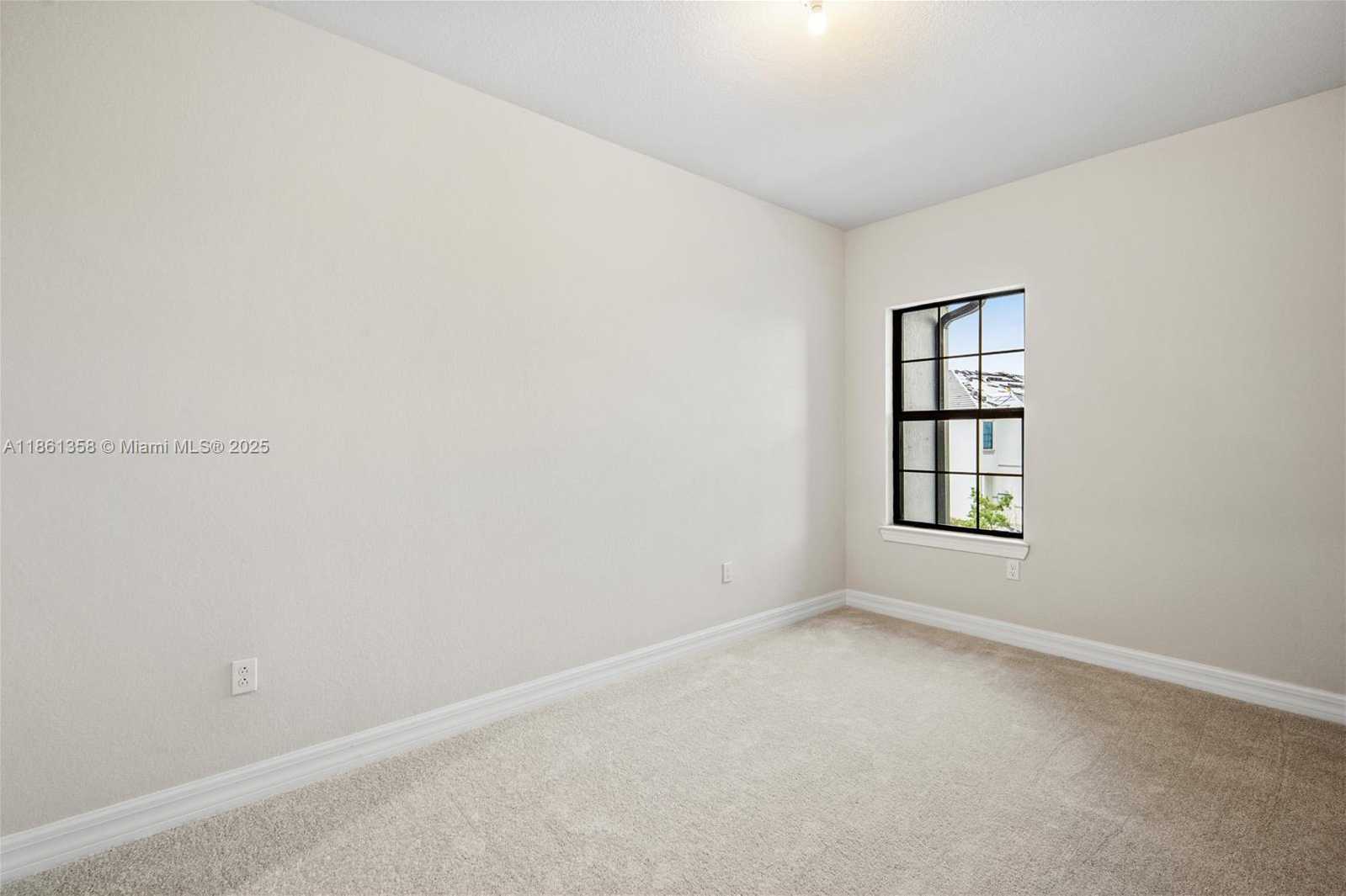 Small Image of 4488 EAST APPLETON CIR E, Oakland Park Number 9