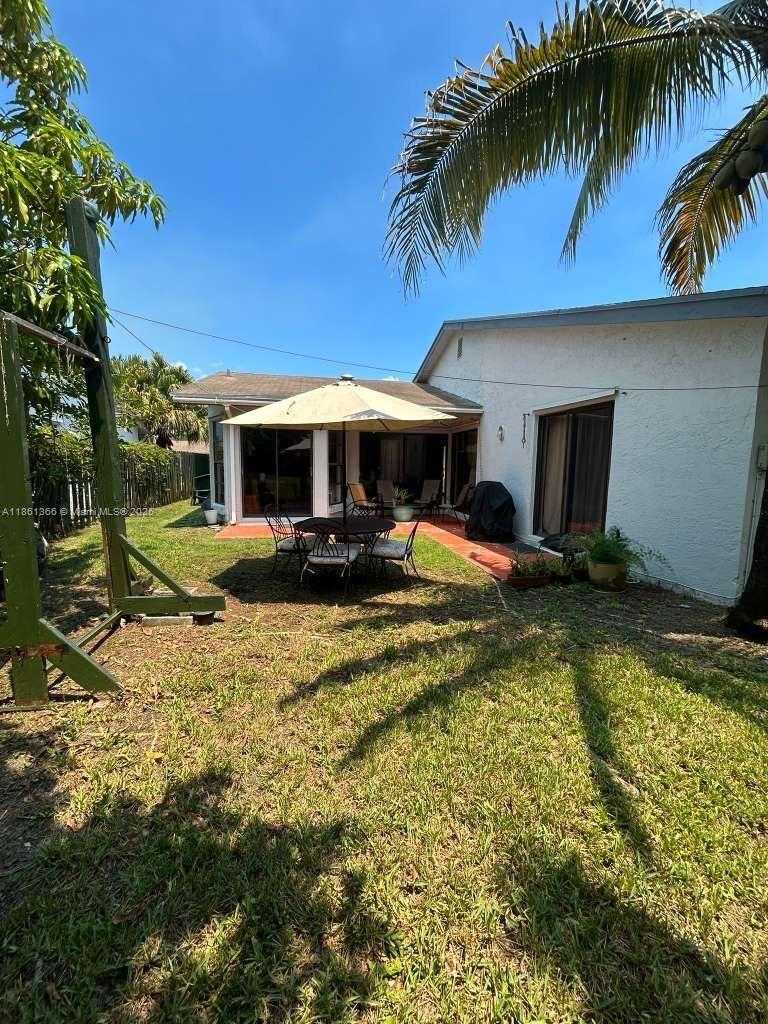 Small Image of 16872 SOUTH WEST 5TH WAY, Weston Number 16