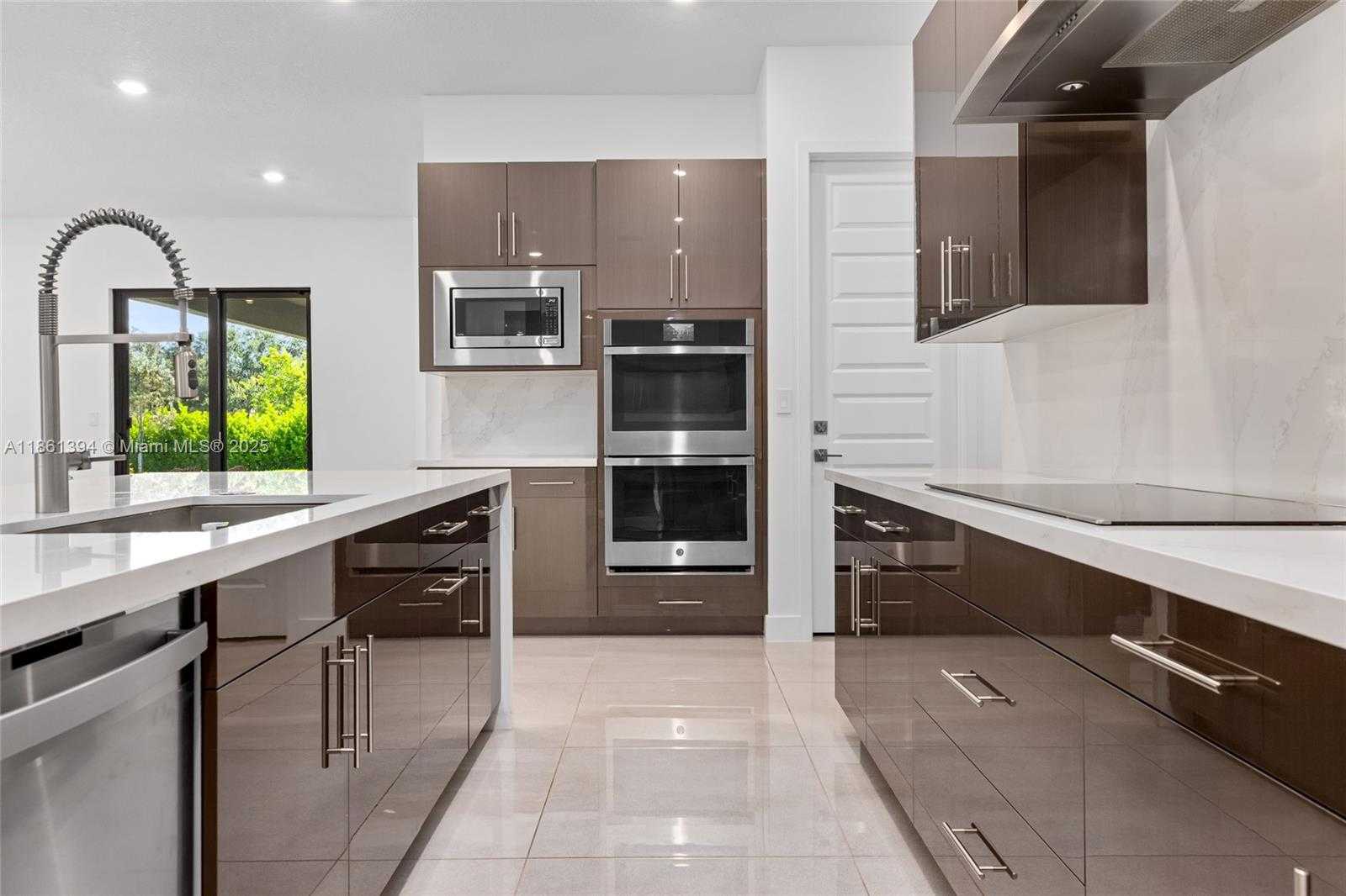 Small Image of 11125 NORTH SIERRA RANCH DR, Davie Number 10