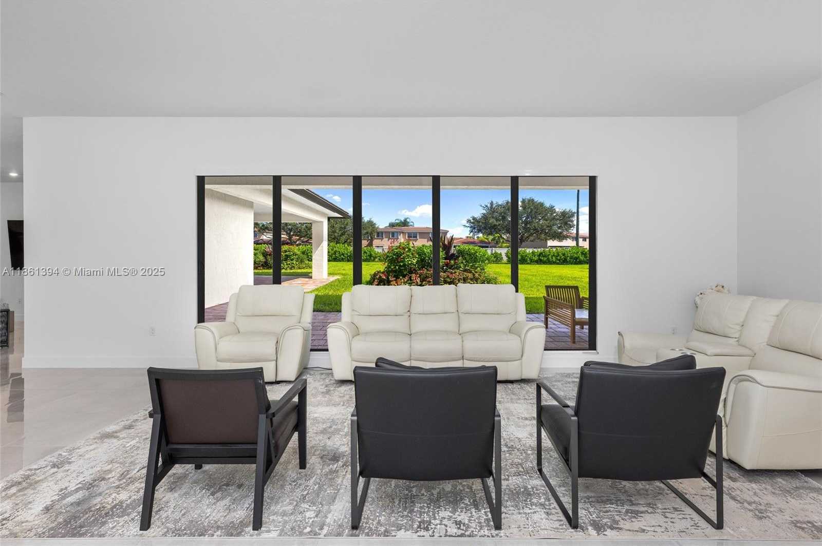 Small Image of 11125 NORTH SIERRA RANCH DR, Davie Number 14