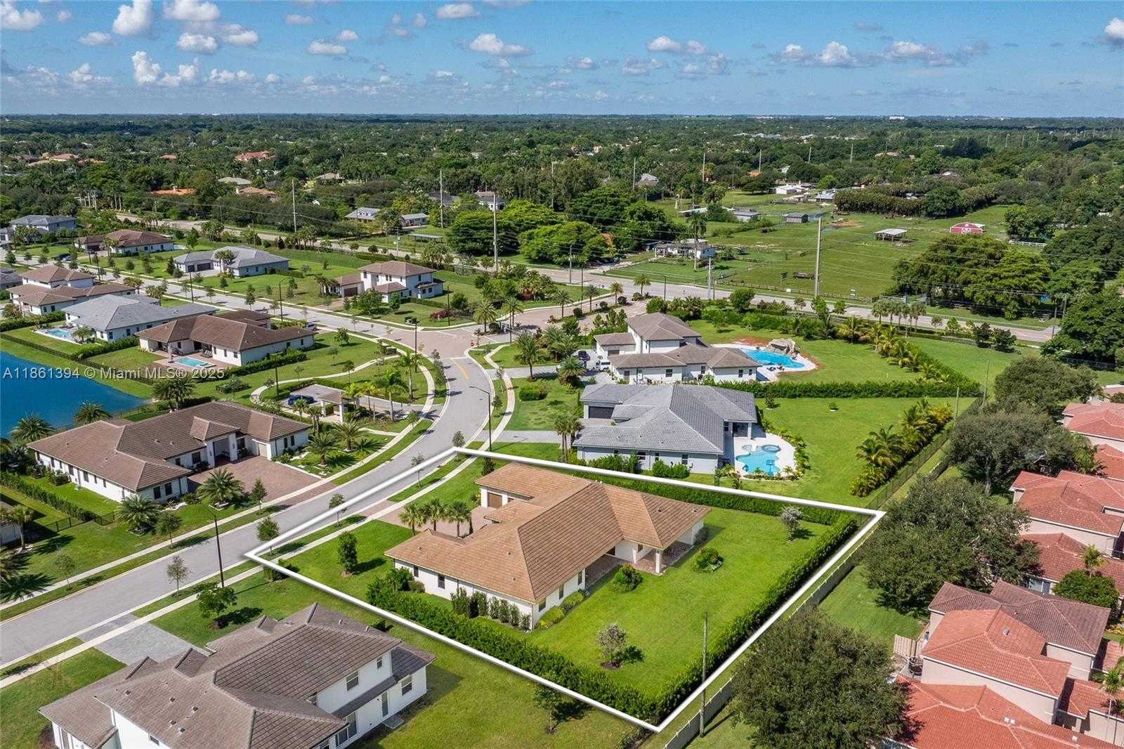 Small Image of 11125 NORTH SIERRA RANCH DR, Davie Number 2