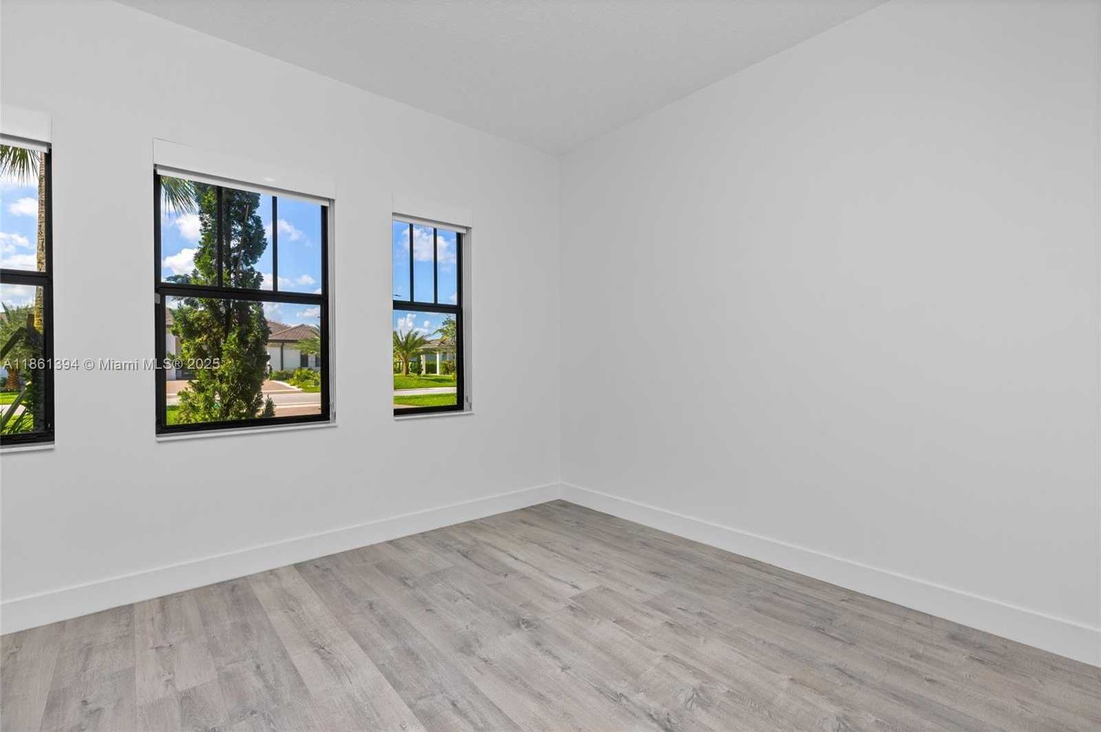 Small Image of 11125 NORTH SIERRA RANCH DR, Davie Number 21
