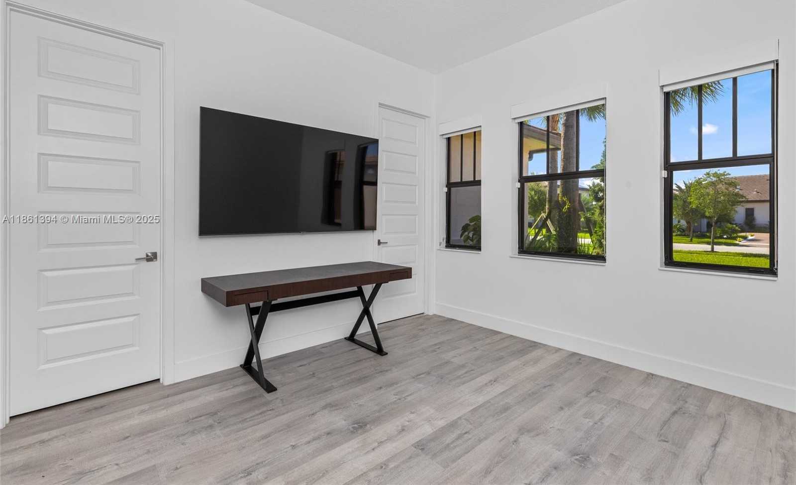 Small Image of 11125 NORTH SIERRA RANCH DR, Davie Number 24