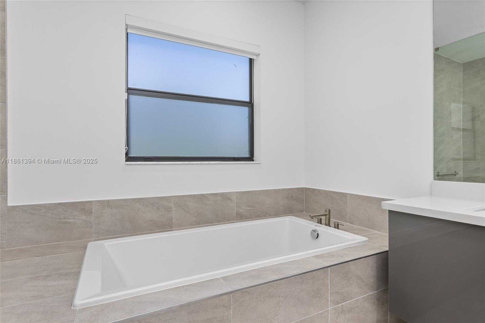 Small Image of 11125 NORTH SIERRA RANCH DR, Davie Number 27