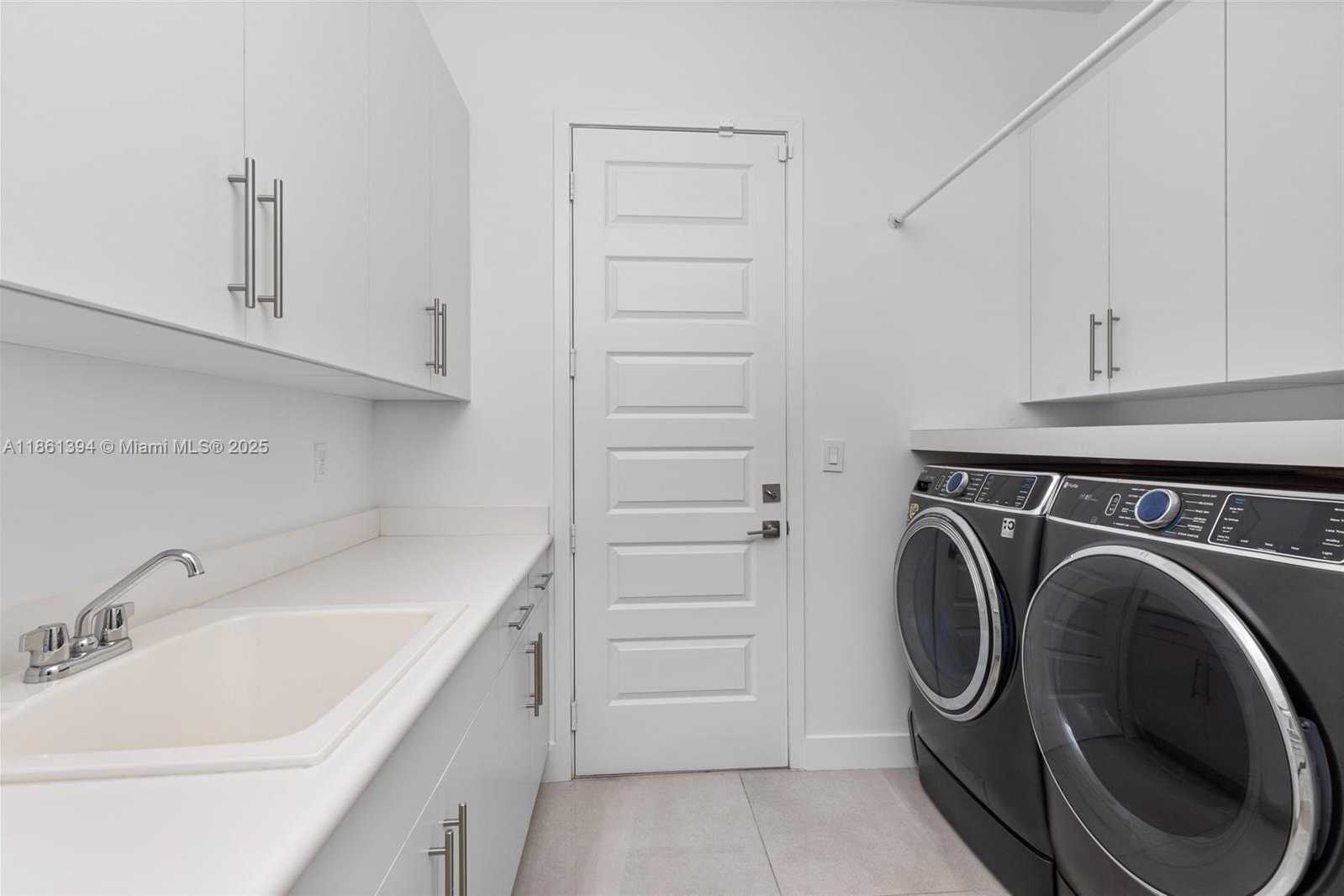 Small Image of 11125 NORTH SIERRA RANCH DR, Davie Number 36
