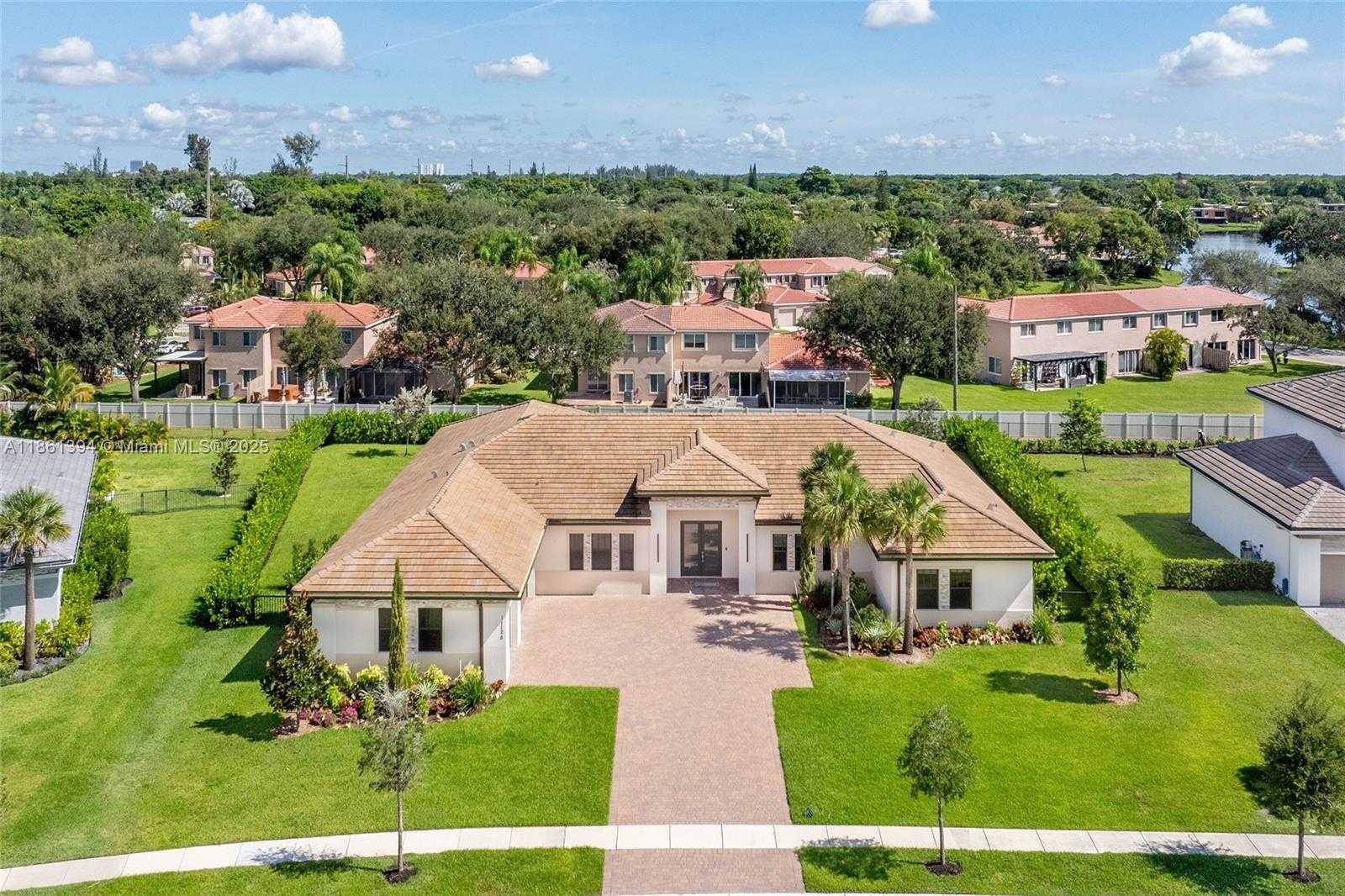 Small Image of 11125 NORTH SIERRA RANCH DR, Davie Number 4