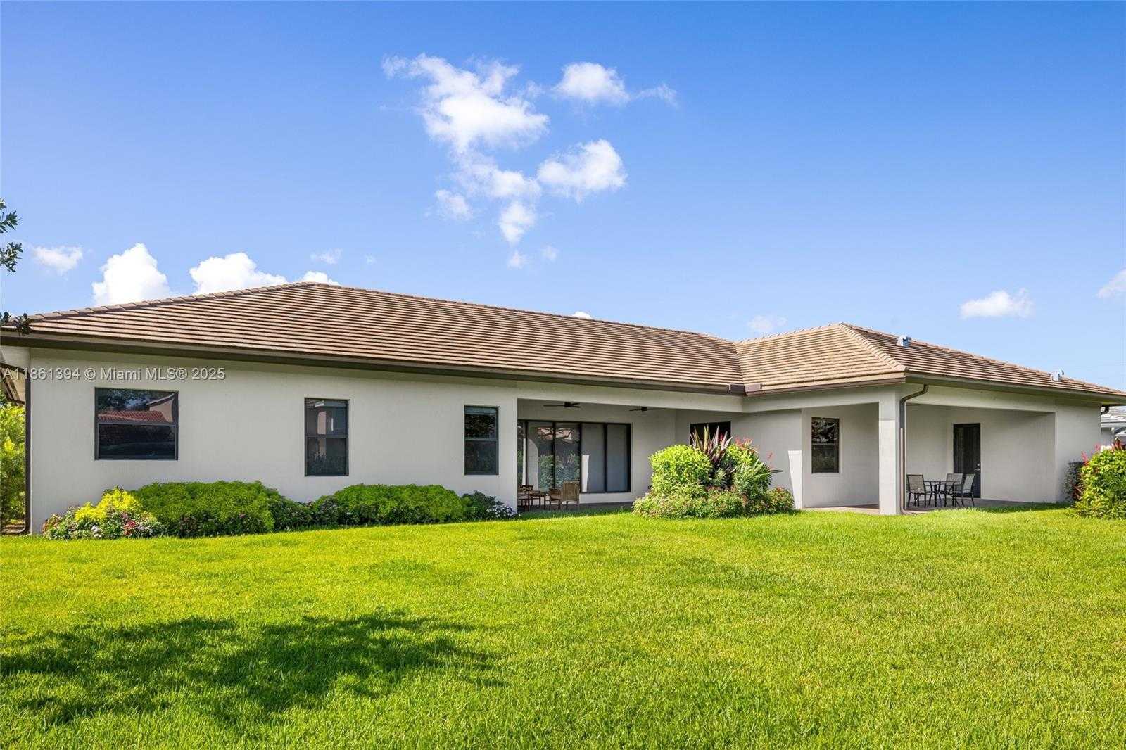 Small Image of 11125 NORTH SIERRA RANCH DR, Davie Number 43