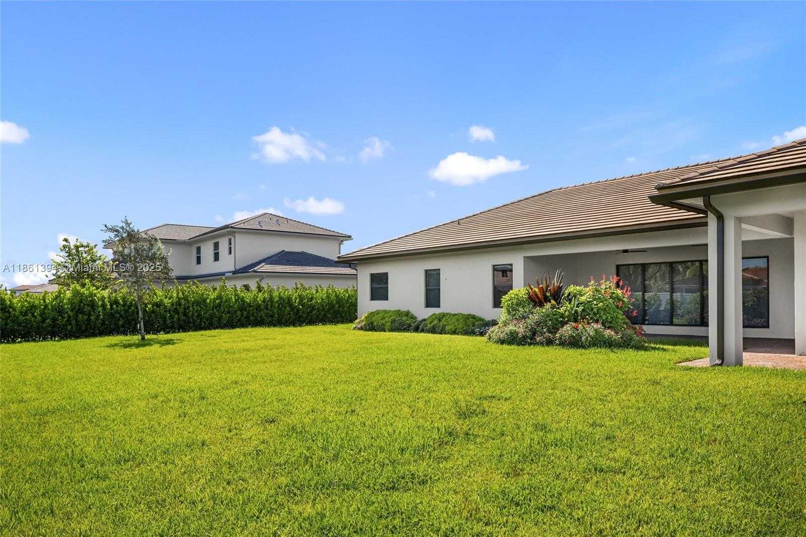 Small Image of 11125 NORTH SIERRA RANCH DR, Davie Number 44