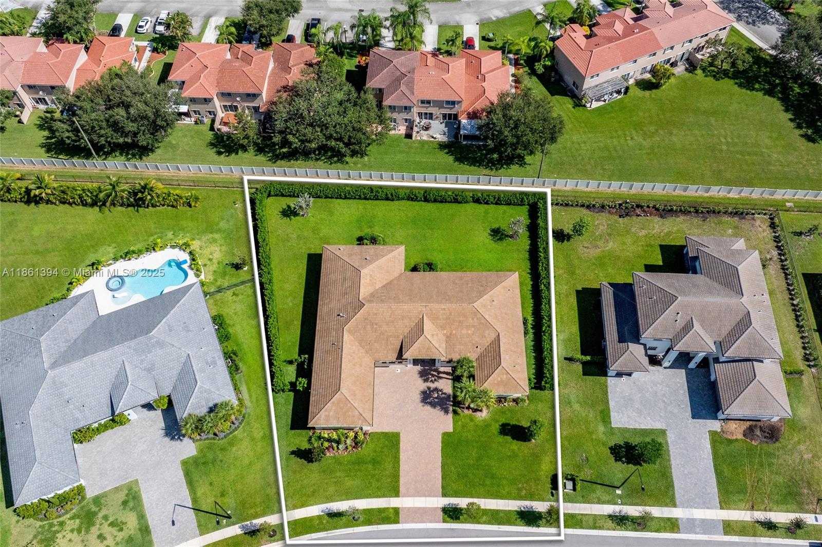 Small Image of 11125 NORTH SIERRA RANCH DR, Davie Number 46