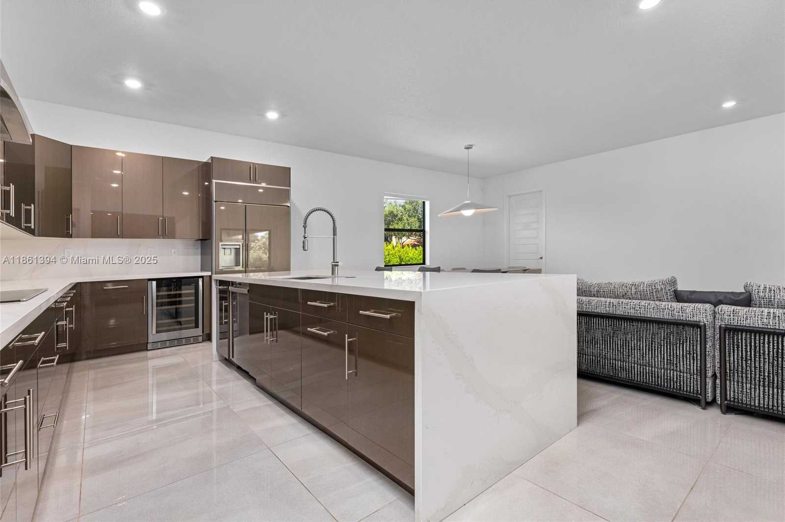 Small Image of 11125 NORTH SIERRA RANCH DR, Davie Number 8