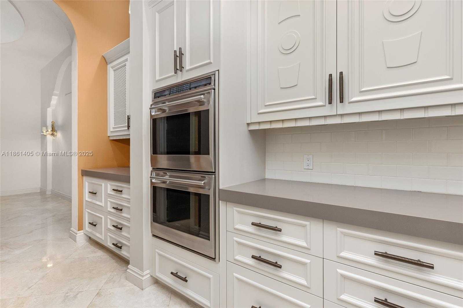 Small Image of 1504 ISLAND BLVD, Aventura Number 12