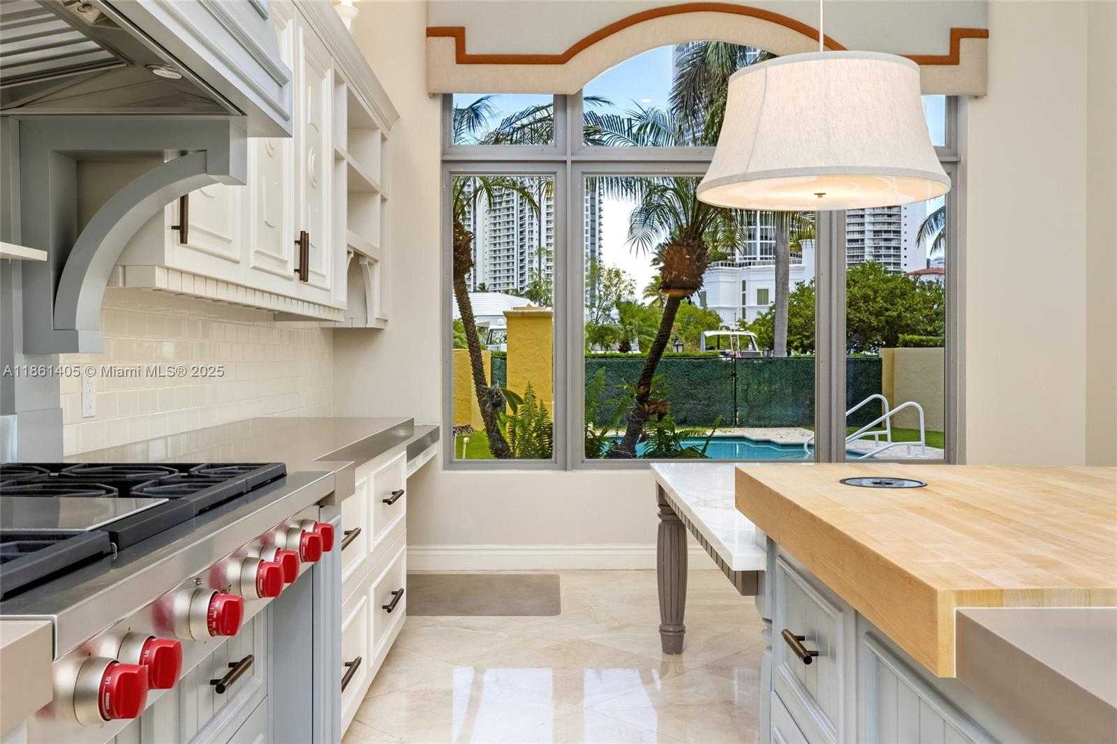 Small Image of 1504 ISLAND BLVD, Aventura Number 14