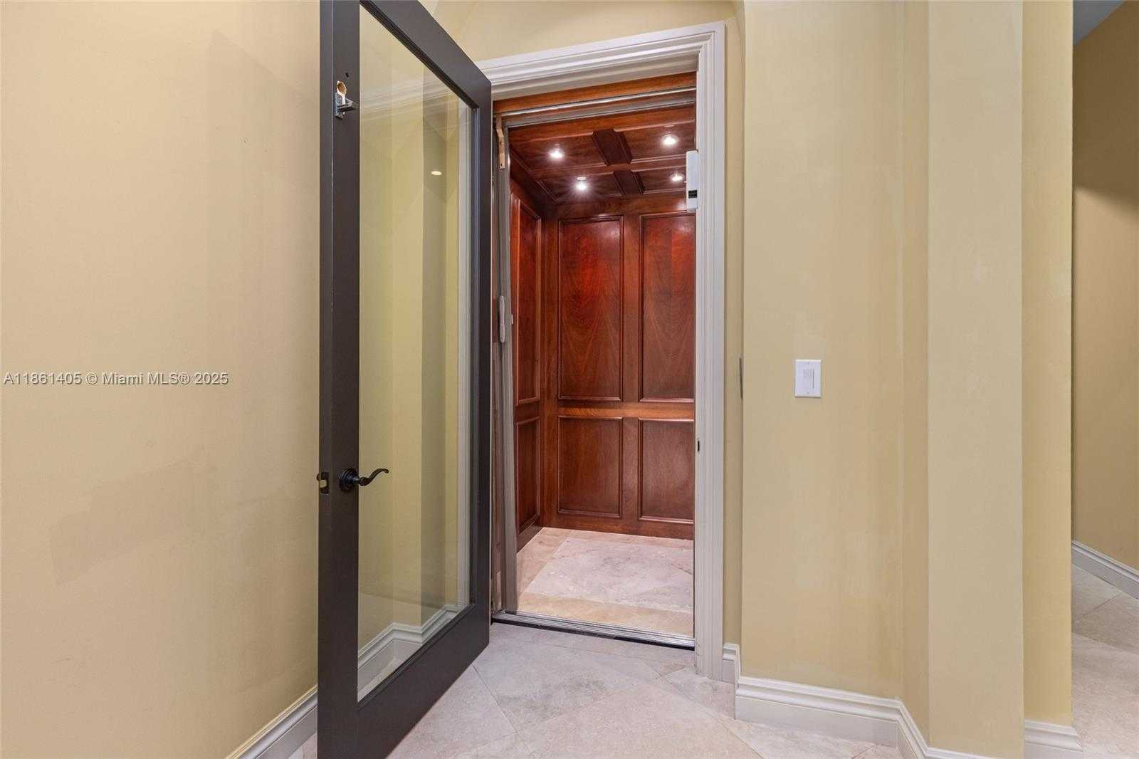 Small Image of 1504 ISLAND BLVD, Aventura Number 23