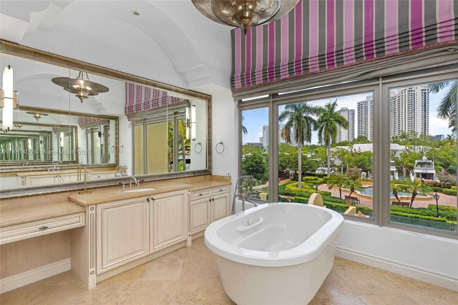 Small Image of 1504 ISLAND BLVD, Aventura Number 28