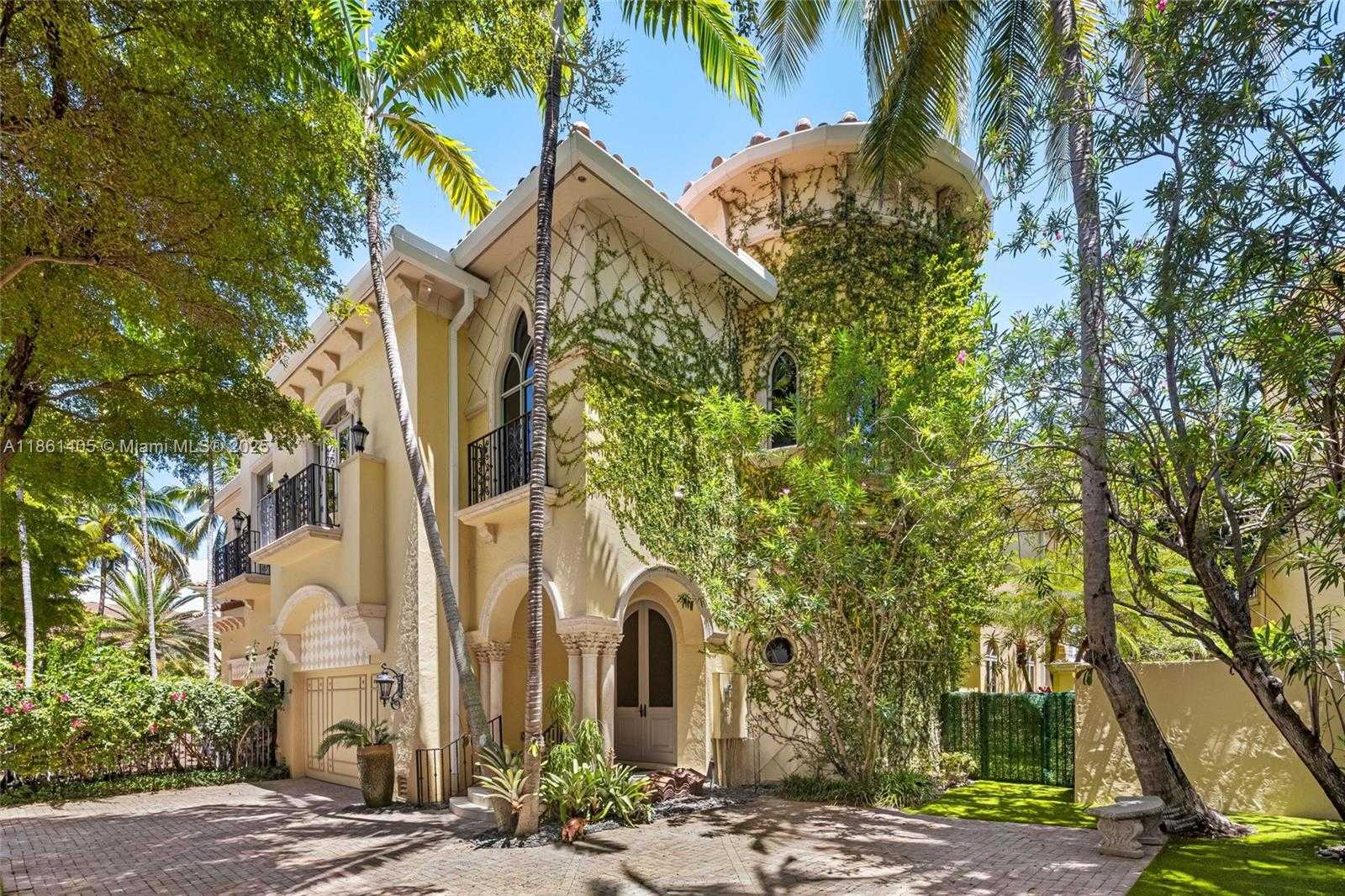 Small Image of 1504 ISLAND BLVD, Aventura Number 3