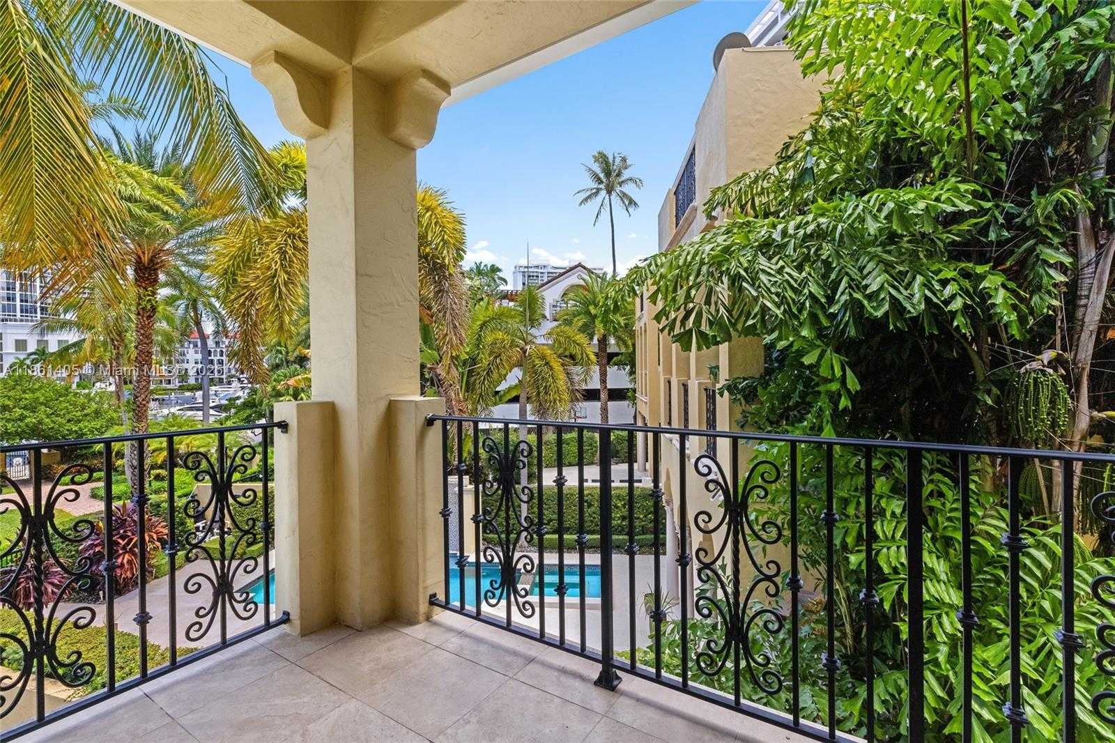 Small Image of 1504 ISLAND BLVD, Aventura Number 30