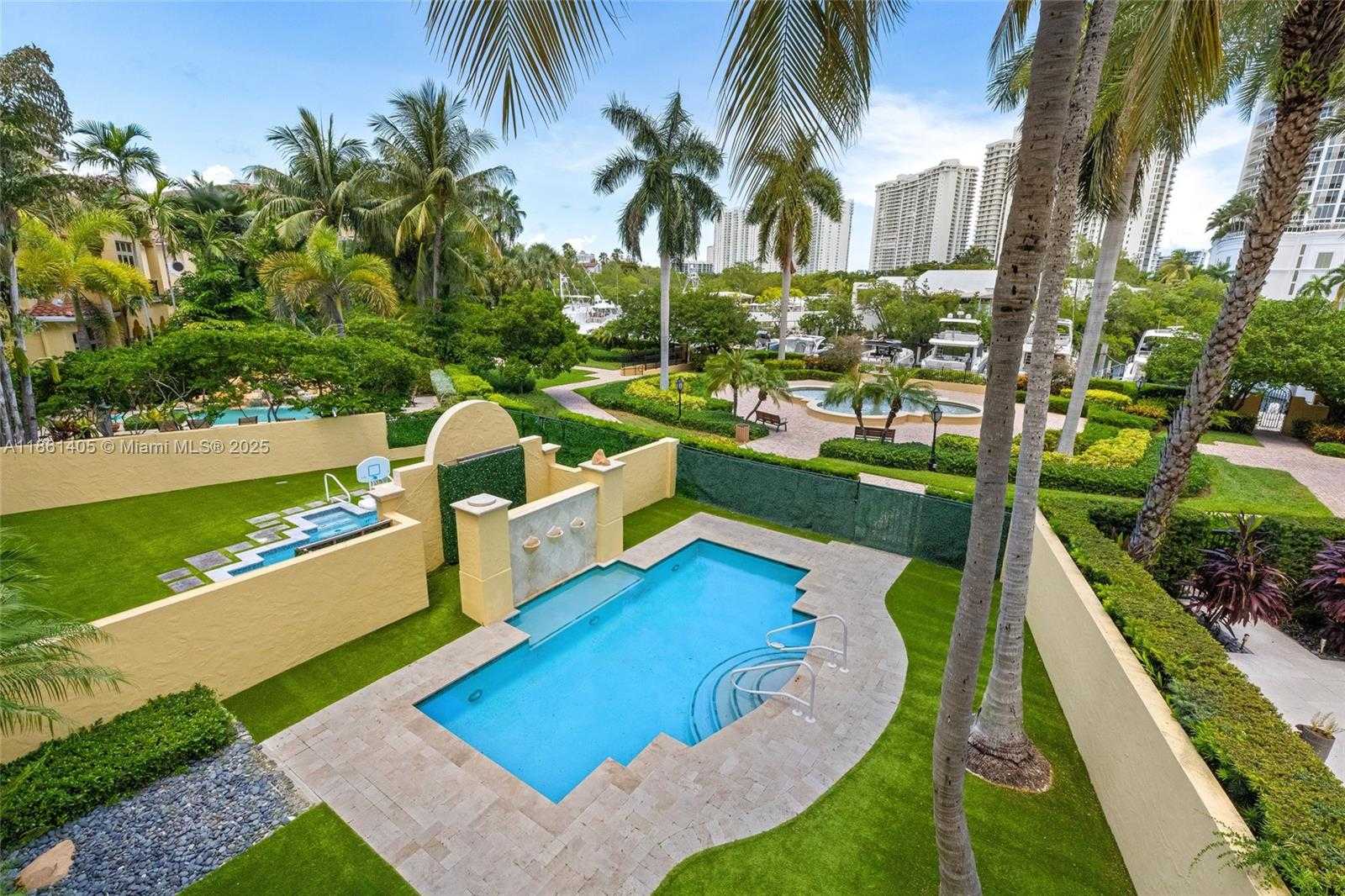 Small Image of 1504 ISLAND BLVD, Aventura Number 40