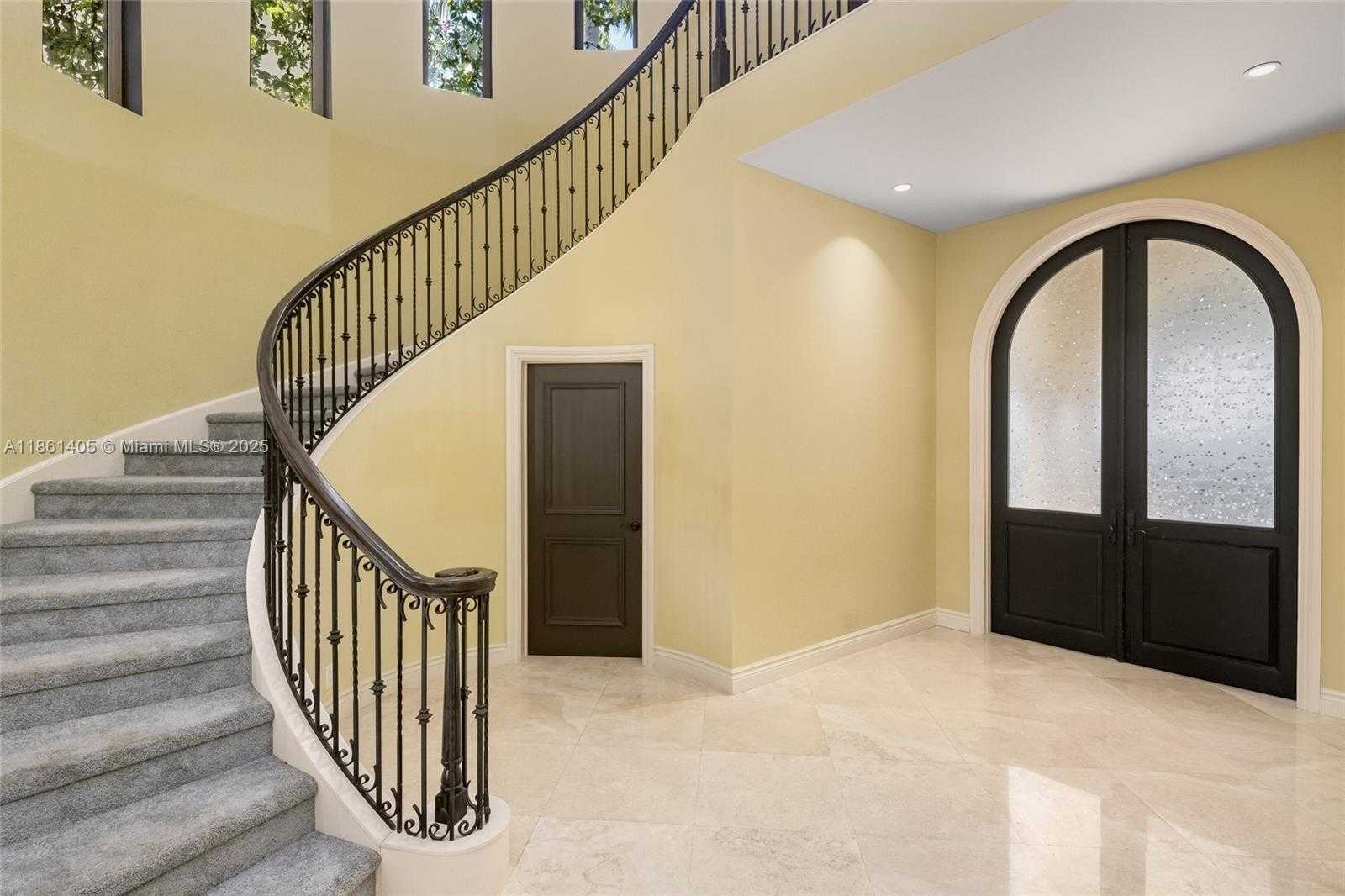 Small Image of 1504 ISLAND BLVD, Aventura Number 7