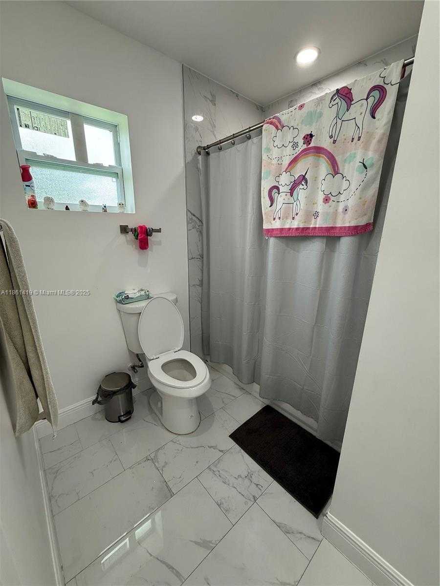 Small Image of 3521 NORTH WEST 171ST TER, Miami Gardens Number 14