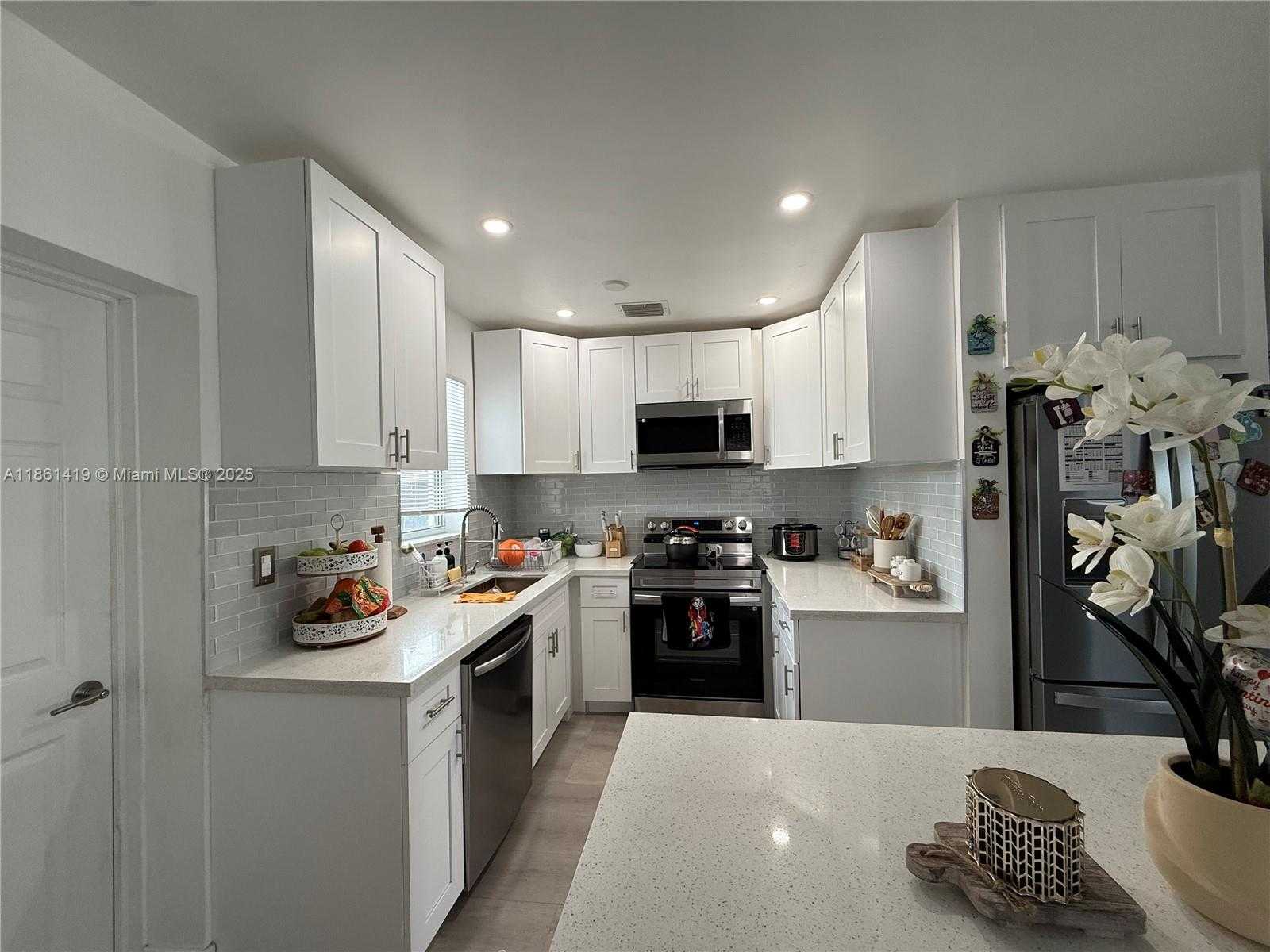 Small Image of 3521 NORTH WEST 171ST TER, Miami Gardens Number 4