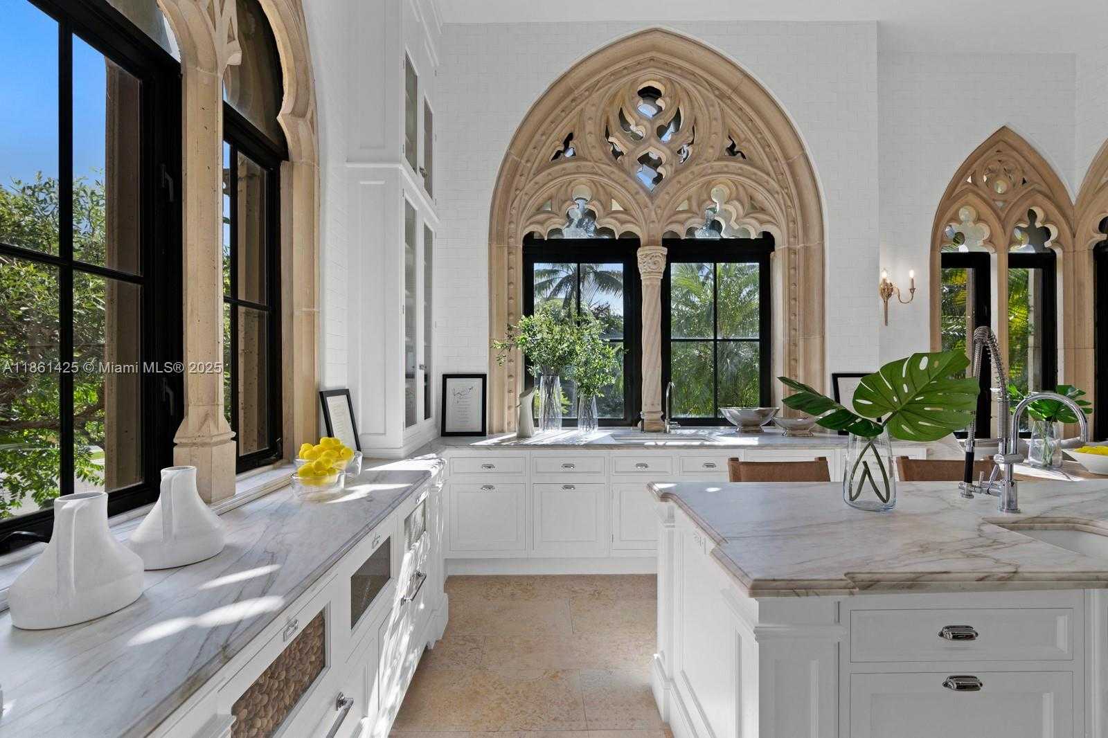 Small Image of 1840 SOUTH BAYSHORE LN, Miami Number 19