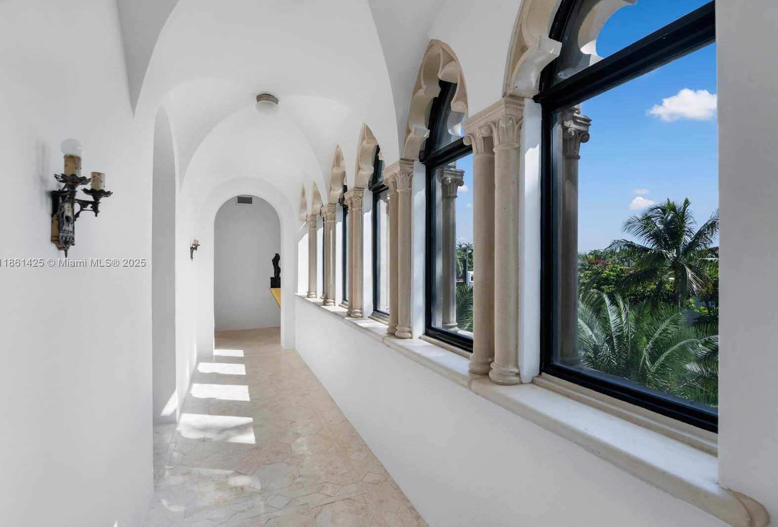 Small Image of 1840 SOUTH BAYSHORE LN, Miami Number 27