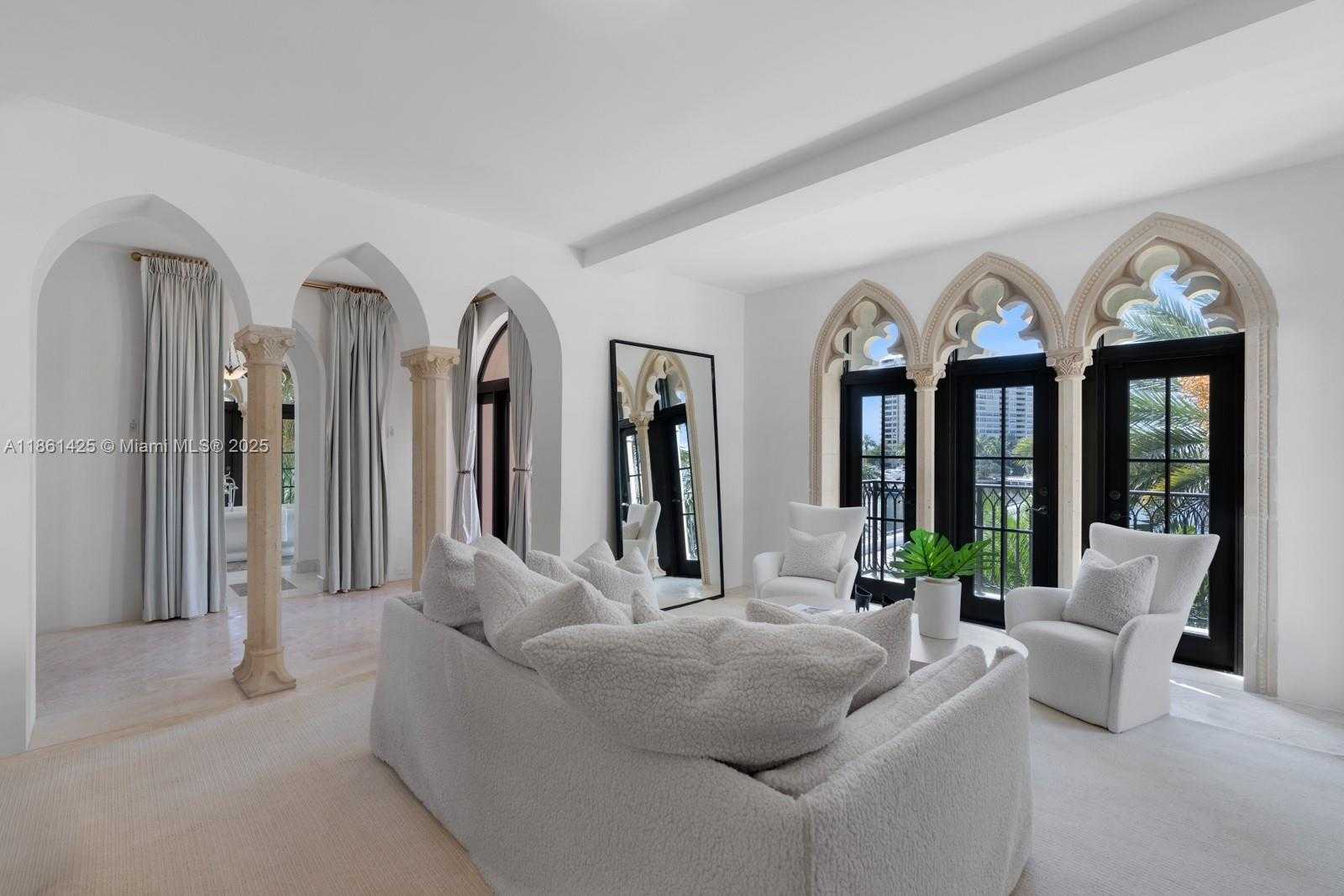 Small Image of 1840 SOUTH BAYSHORE LN, Miami Number 31