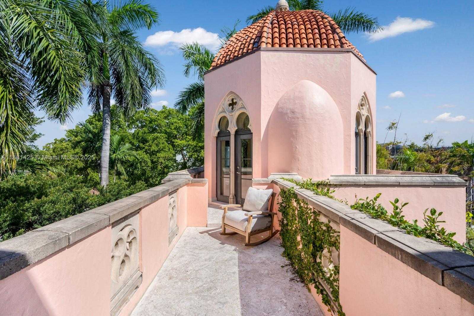 Small Image of 1840 SOUTH BAYSHORE LN, Miami Number 42