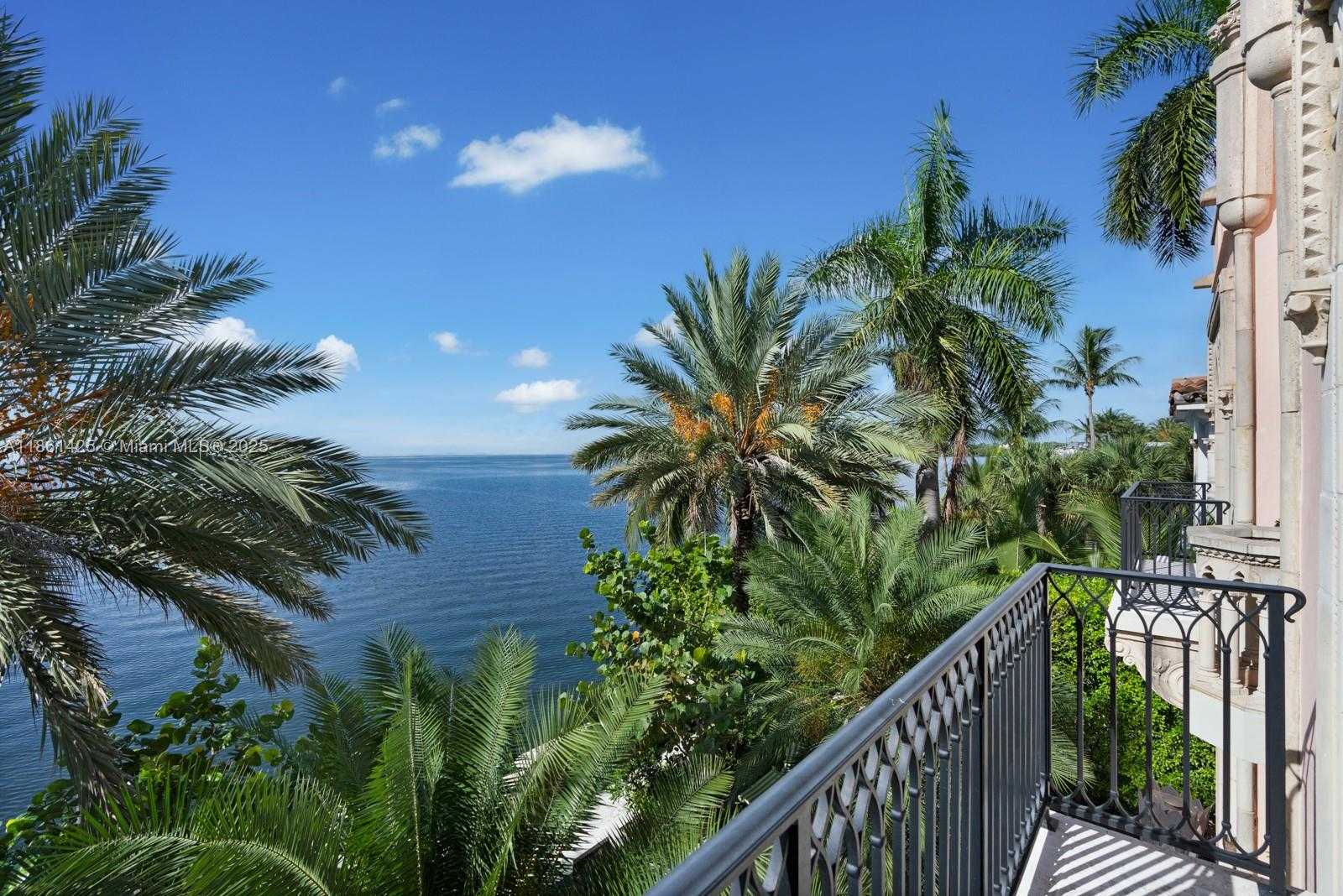 Small Image of 1840 SOUTH BAYSHORE LN, Miami Number 48