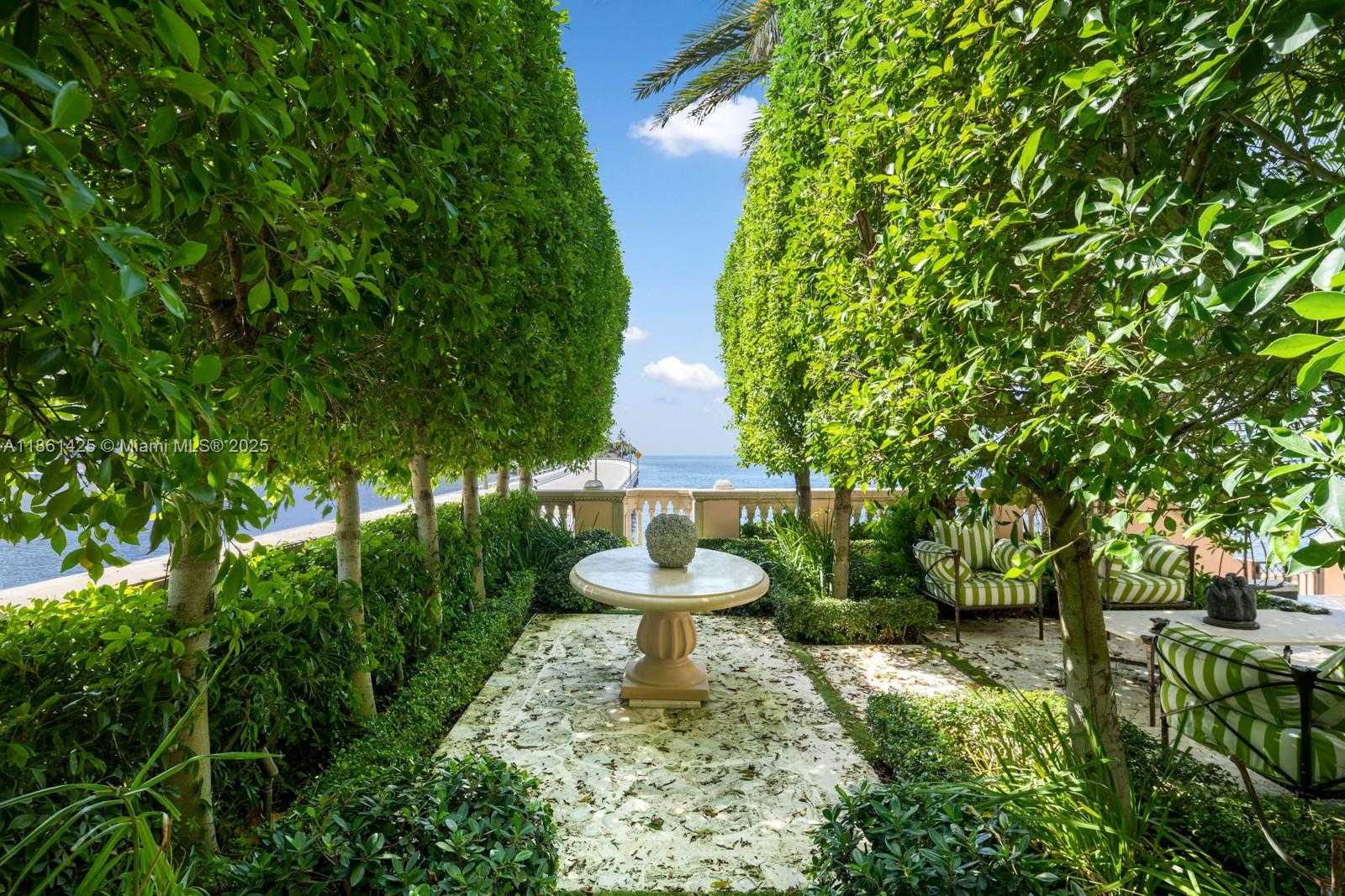 Small Image of 1840 SOUTH BAYSHORE LN, Miami Number 53