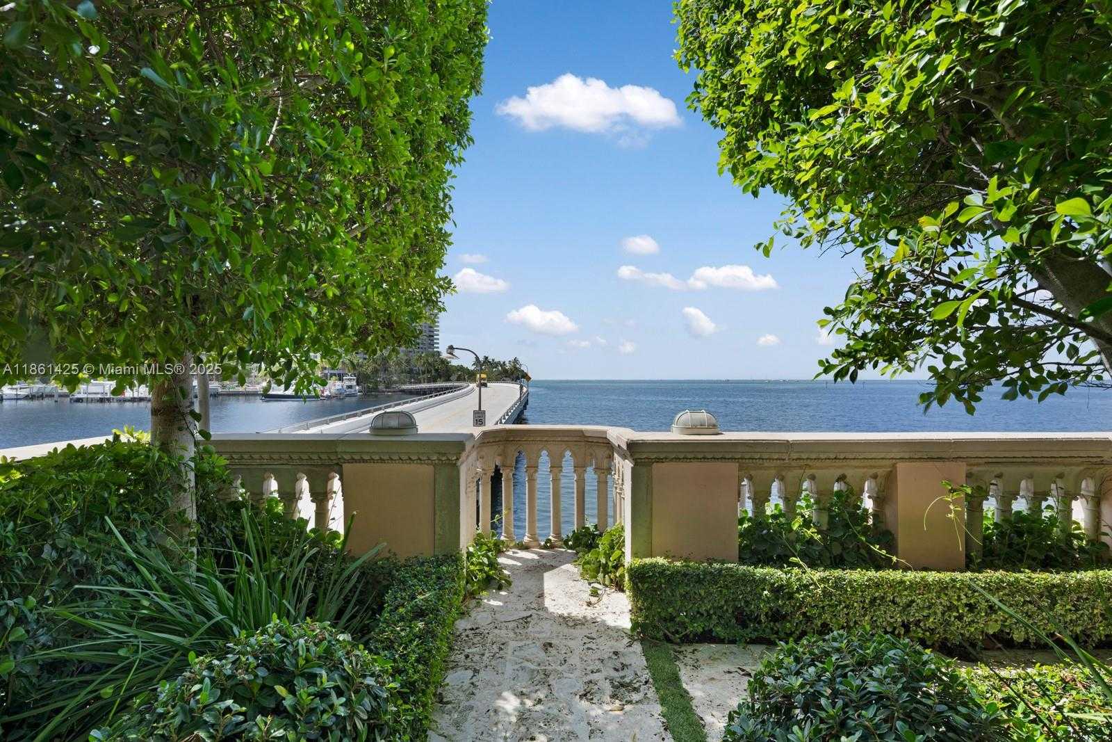 Small Image of 1840 SOUTH BAYSHORE LN, Miami Number 55