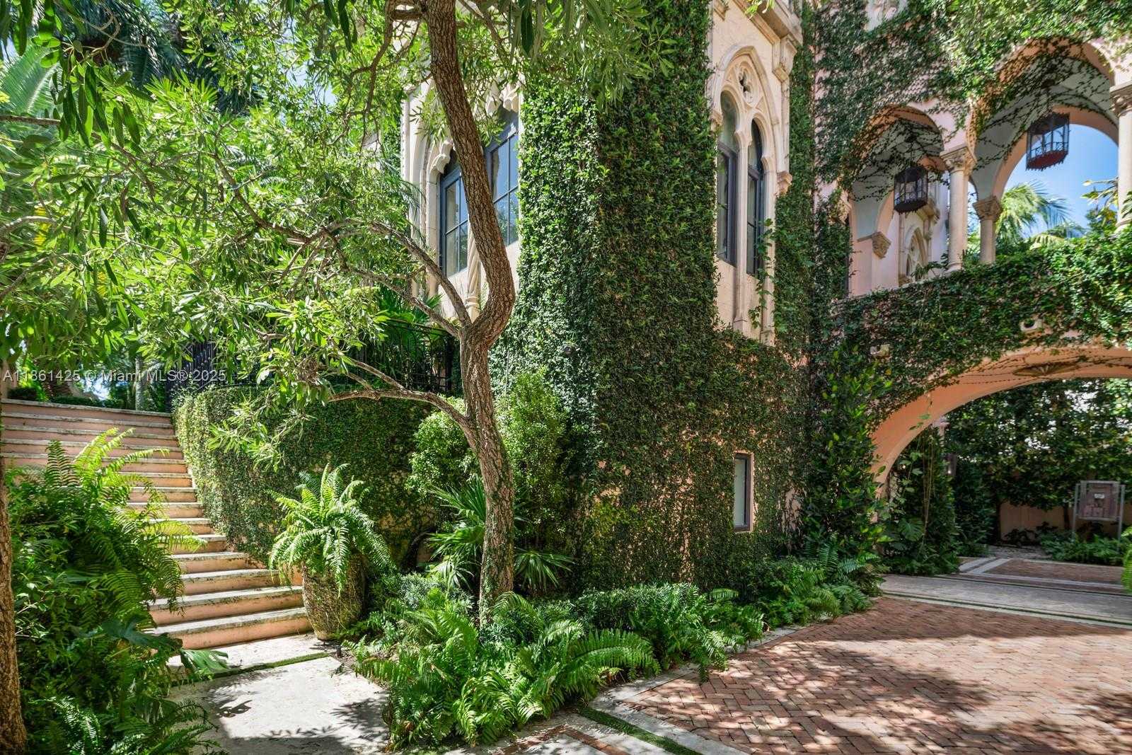 Small Image of 1840 SOUTH BAYSHORE LN, Miami Number 60