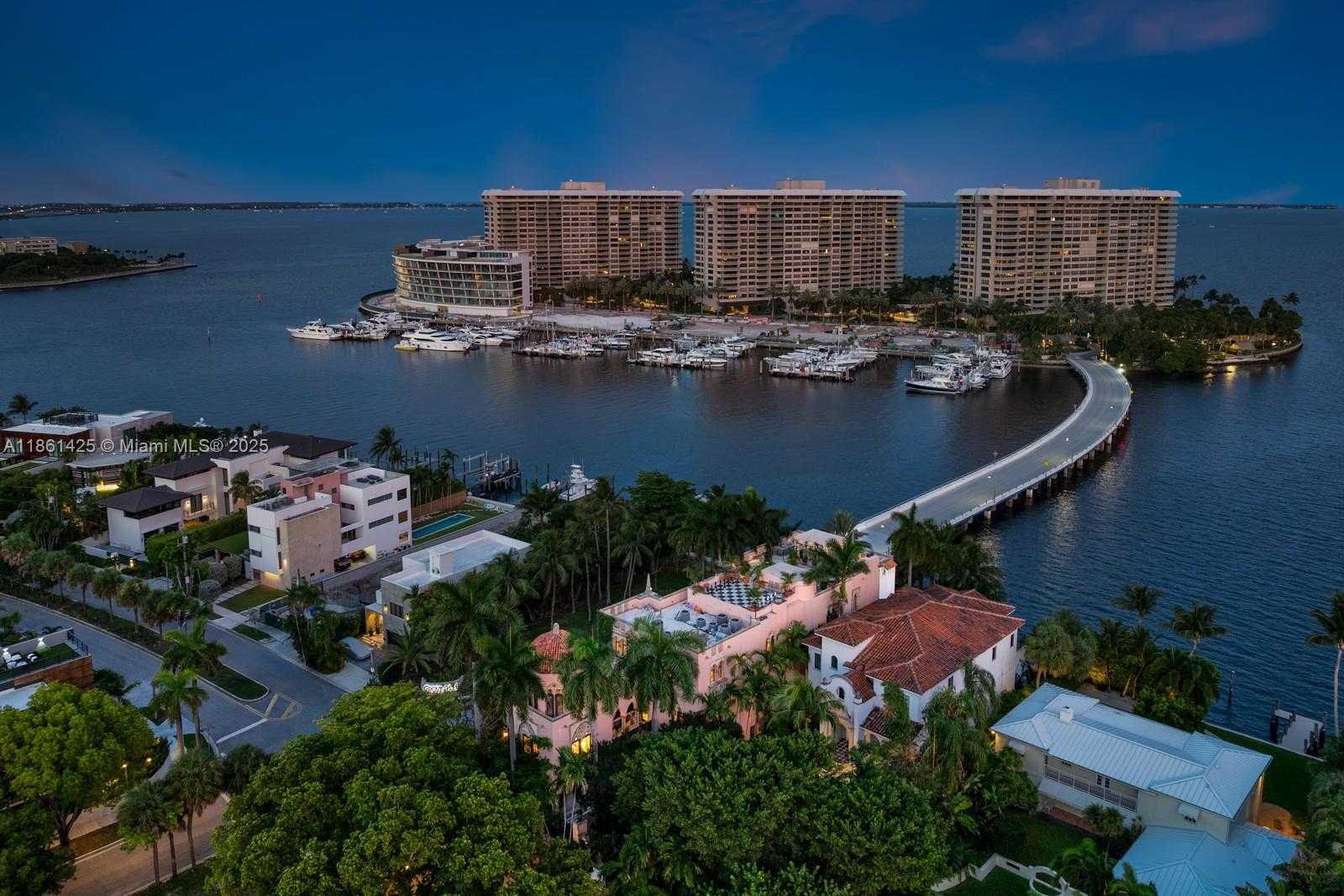 Small Image of 1840 SOUTH BAYSHORE LN, Miami Number 70