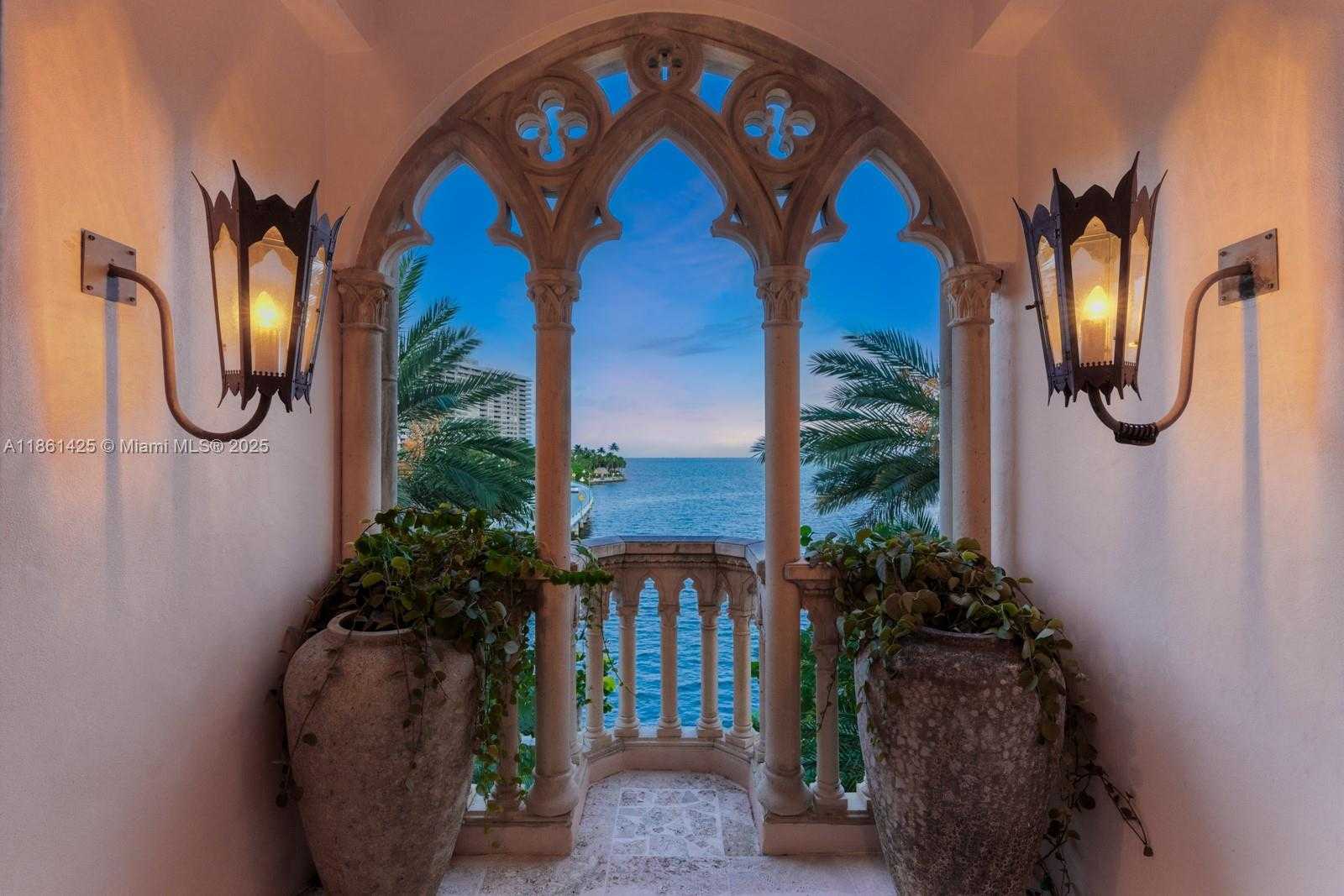 Small Image of 1840 SOUTH BAYSHORE LN, Miami Number 78