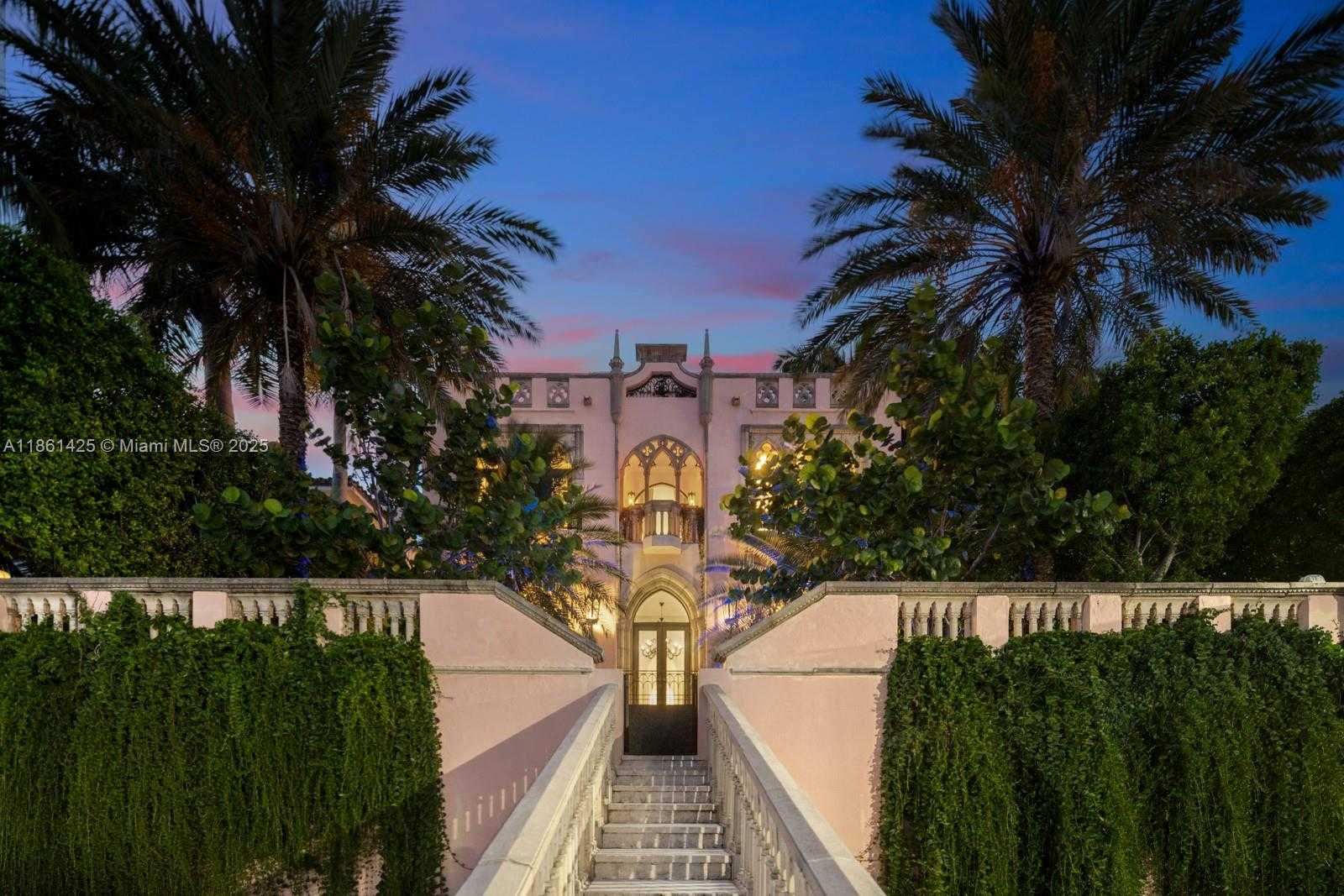 Small Image of 1840 SOUTH BAYSHORE LN, Miami Number 84